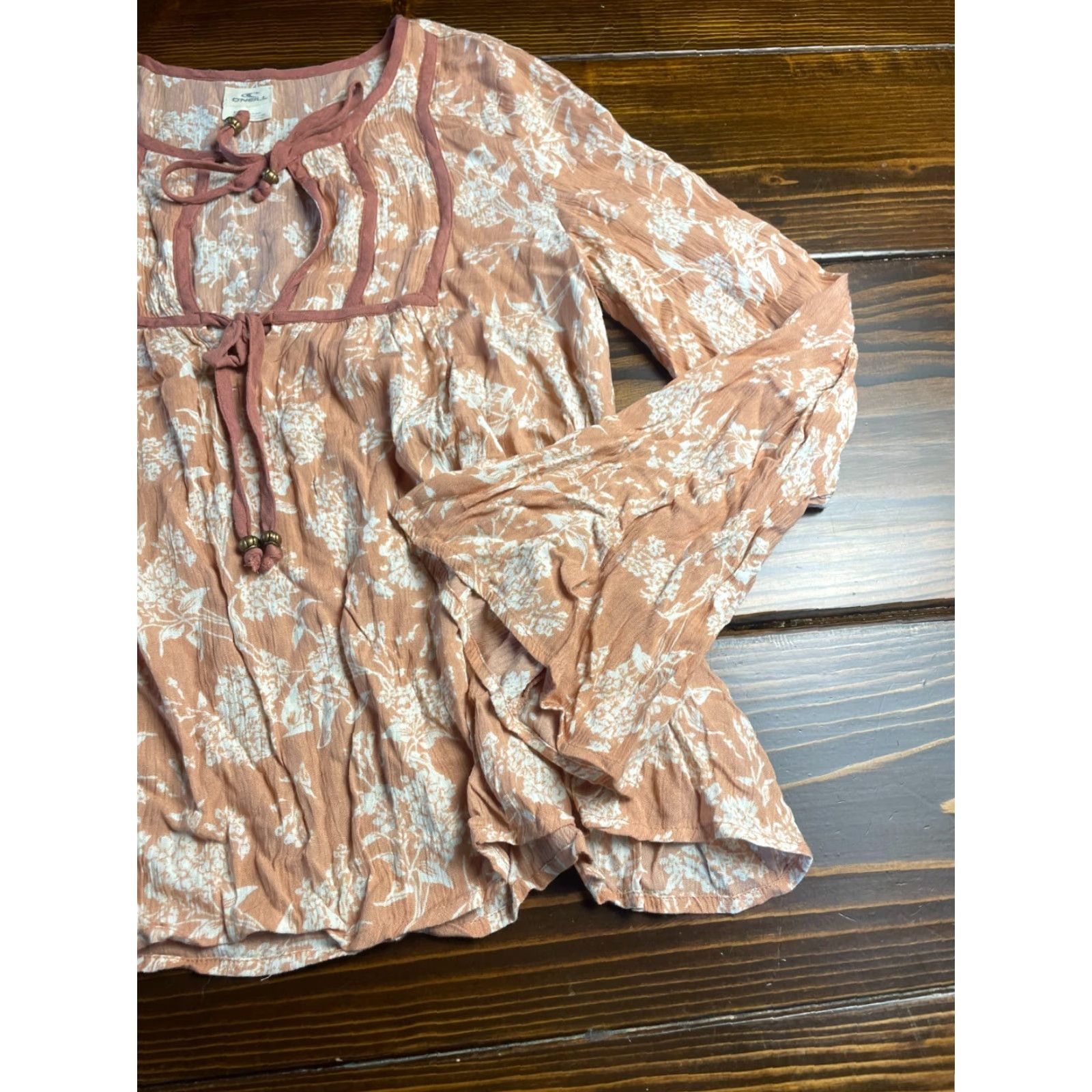 O'Neill O'Neill Shirt Women's Small Pink White Floral Peasant Bell Sleeve Shirt Womens Small Pink Floral Peasant Bell Sleeve Viscose Casual Size S / US 4 / IT 40 - 4 Thumbnail