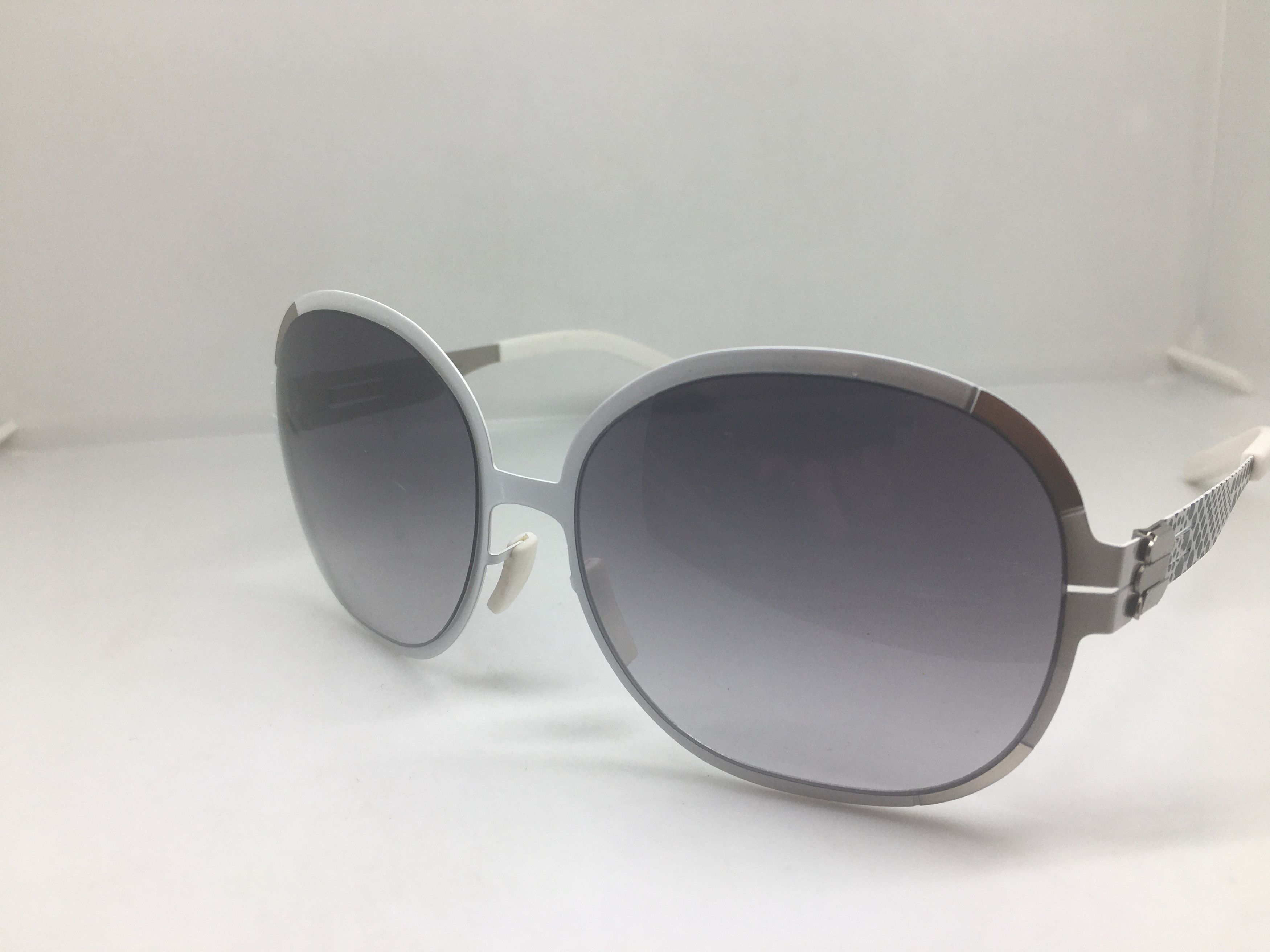 Other AC Berlin White Round Oversize Sunglasses Frame Size ONE SIZE - 3 Thumbnail