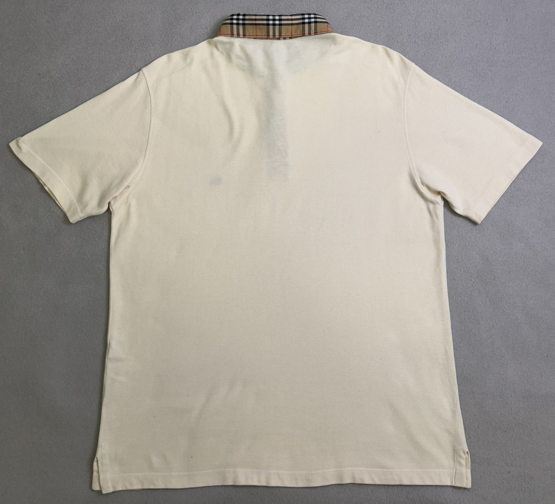 Burberry Burberry vintage Beige polo size L Size US L / EU 52-54 / 3 - 11 Thumbnail