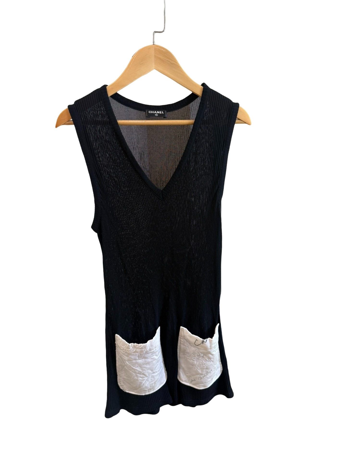 Chanel Chanel V-Neck Silk Pocket Mini Dress 34 Size XS / US 0-2 / IT 36-38 - 1 Thumbnail