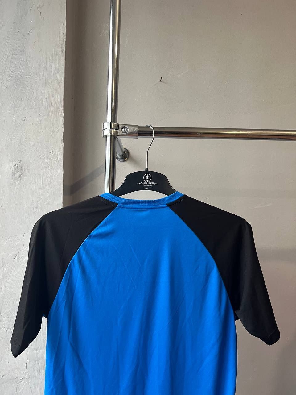 Puma 2020/21 PETERBOROUGH UNITED TRAINING SOCCER JERSEY SHIRT M Size US M / EU 48-50 / 2 - 14 Thumbnail