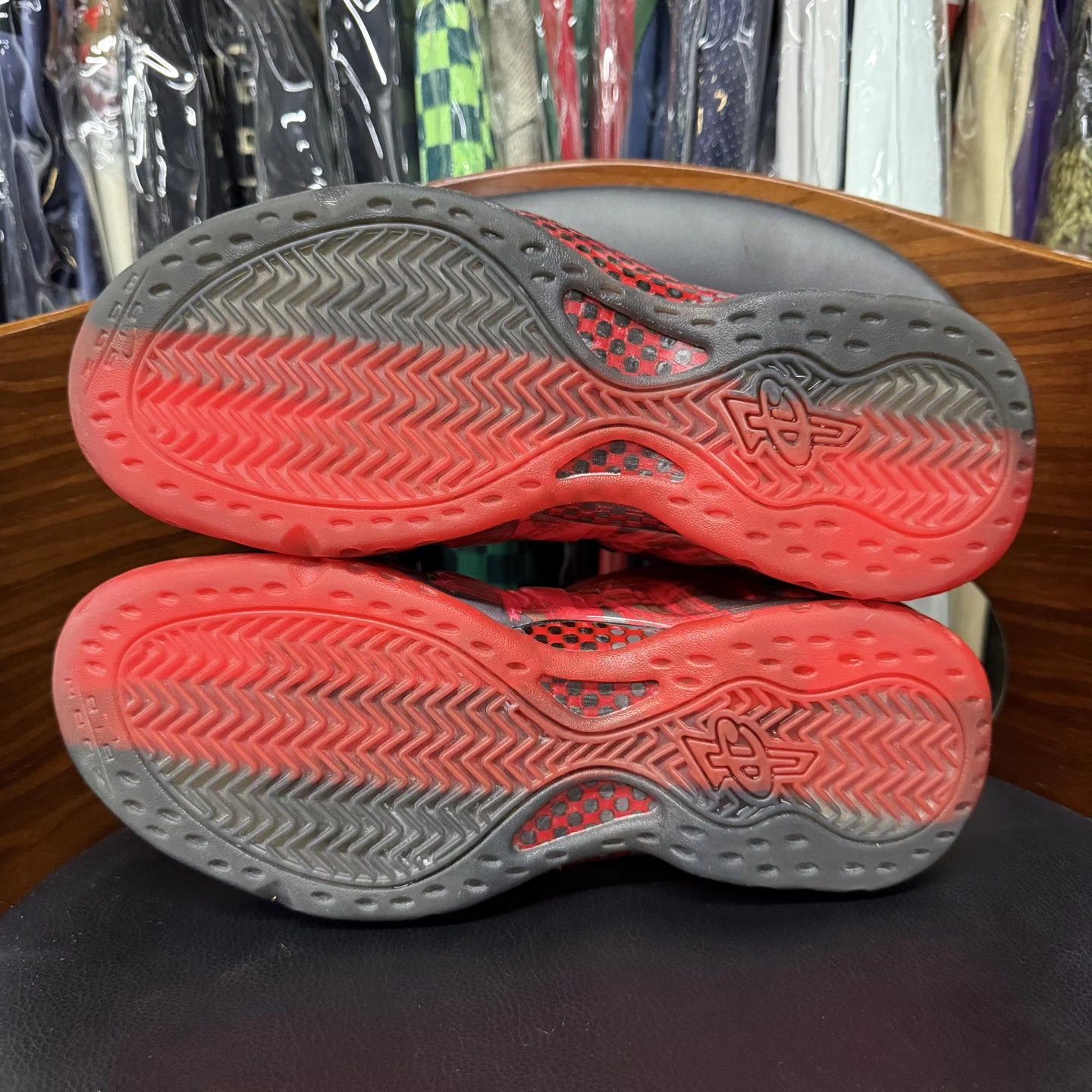 Nike Charity Spray Red 42 98% New Size US 9 / EU 42 - 9 Thumbnail