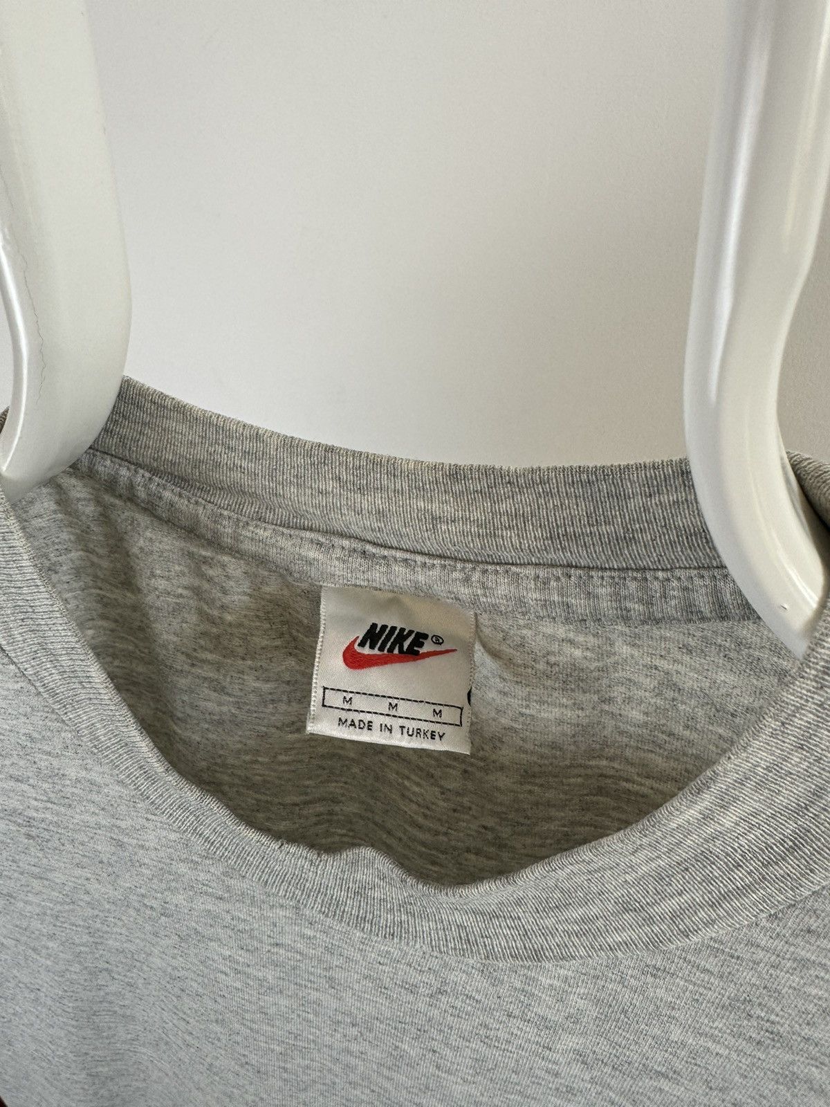 Vintage Vintage Nike Iconic Small Logo Tee Size US M / EU 48-50 / 2 - 3 Thumbnail