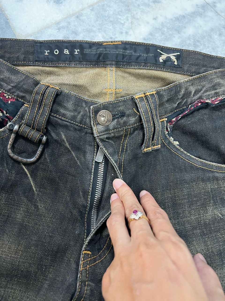 If Six Was Nine × Japanese Brand Vintage Roar Love And Peace Distress Denim Jeans Size US 32 / EU 48 - 4 Thumbnail