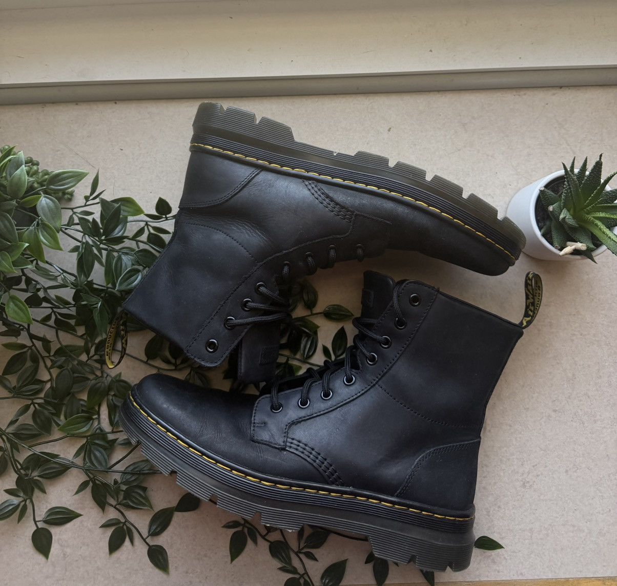 Dr. Martens Dr.Martin boots Size US 10 / EU 43 - 1 Thumbnail