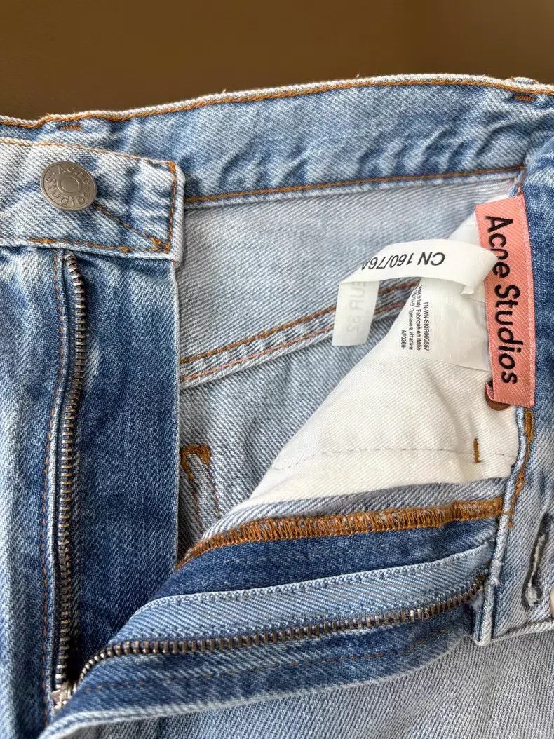 Acne Studios Acne Studios Wash blue leather label ripped denim half-ski Size 42" / US 20 - 4 Thumbnail