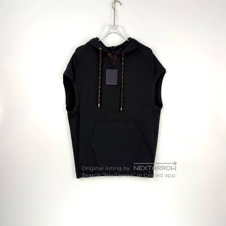 Louis Vuitton Louis Vuitton Washed grey neckline presbyopic leather bran Size US XS / EU 42 / 0 - 3 Thumbnail