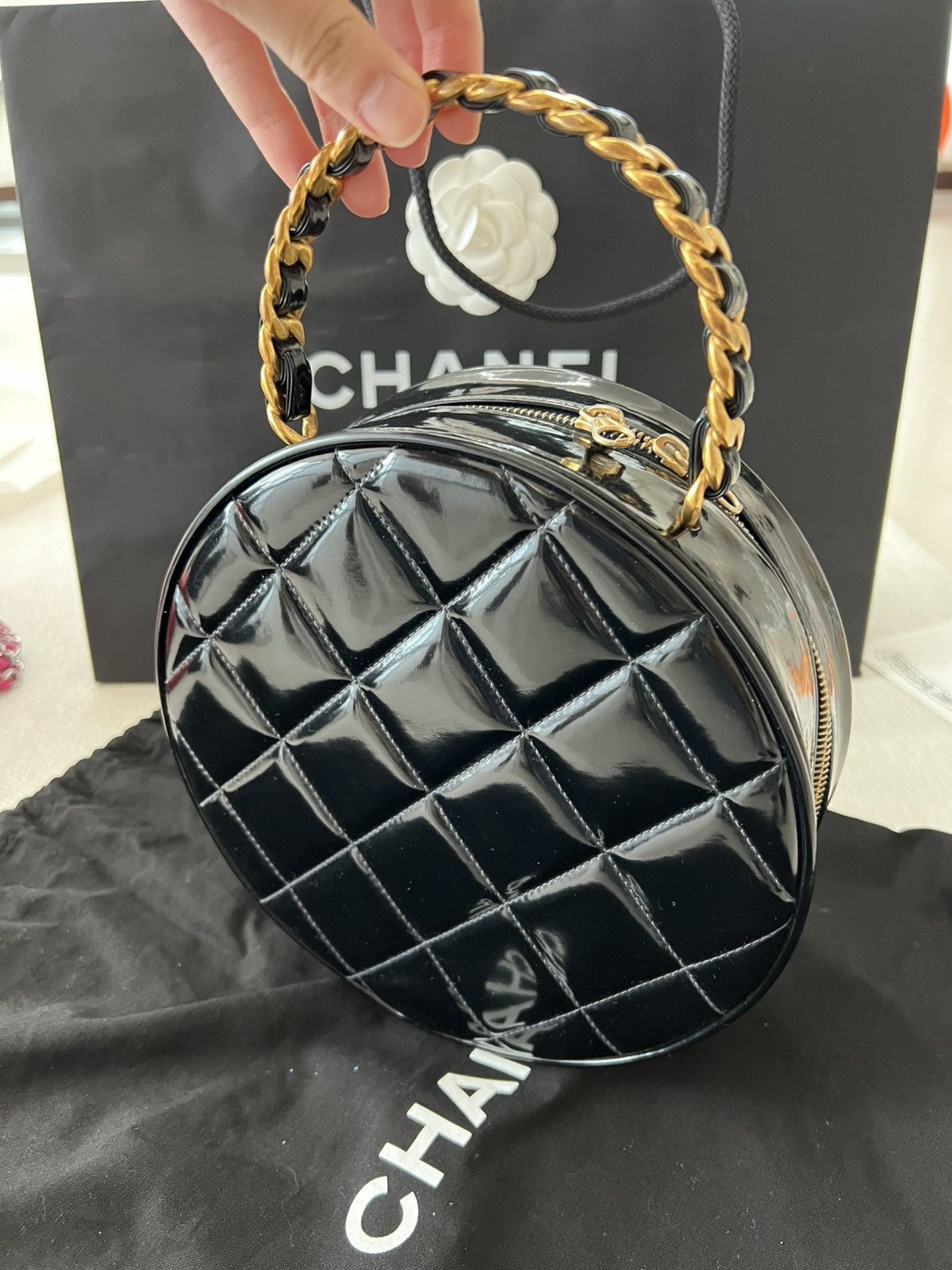 Chanel Chanel Round Vanity Bag patent Size ONE SIZE - 4 Thumbnail