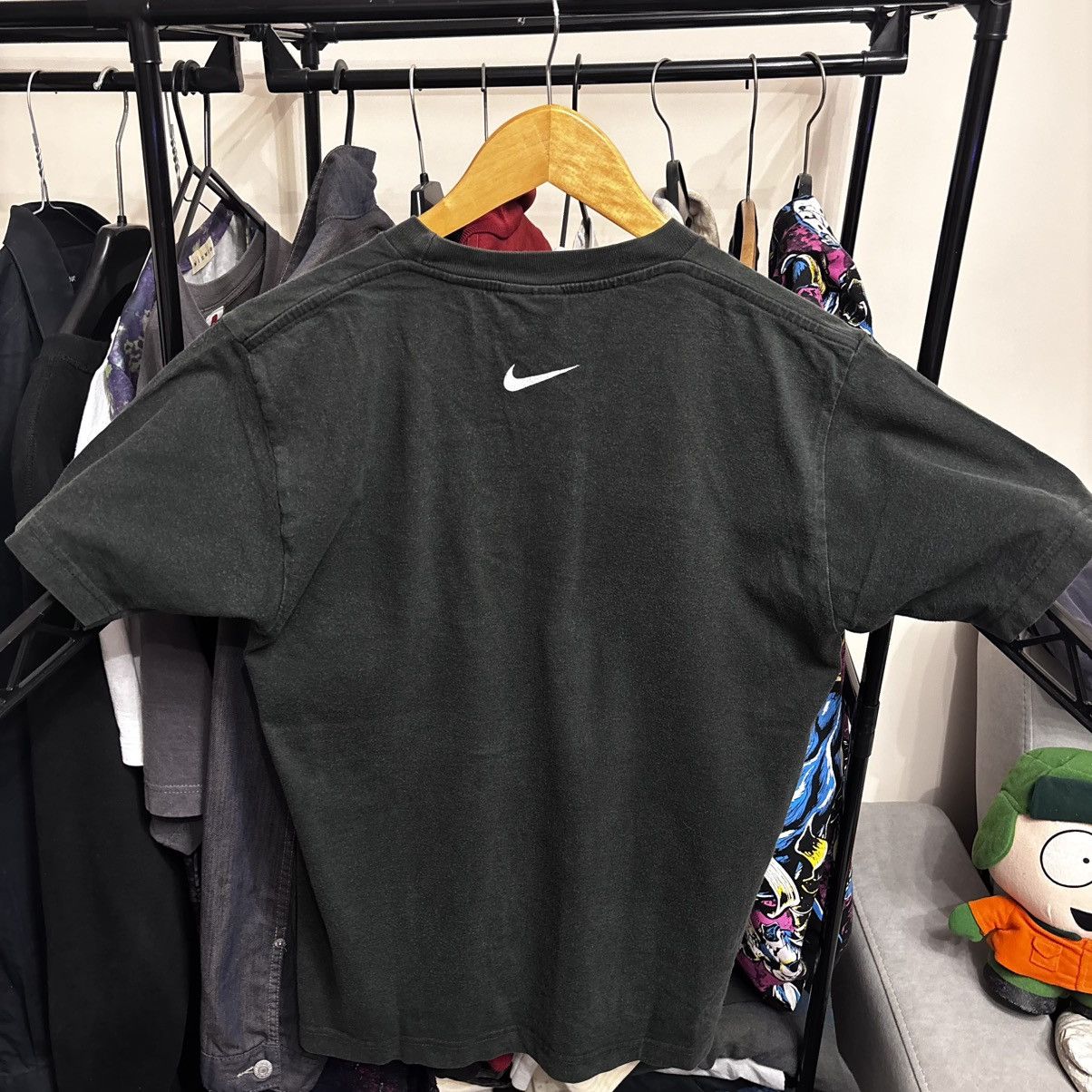 Vintage Vintage 90’s 3D Logo Nike T-Shirt Grunge ERD Punk Y2K Size US S / EU 44-46 / 1 - 2 Thumbnail