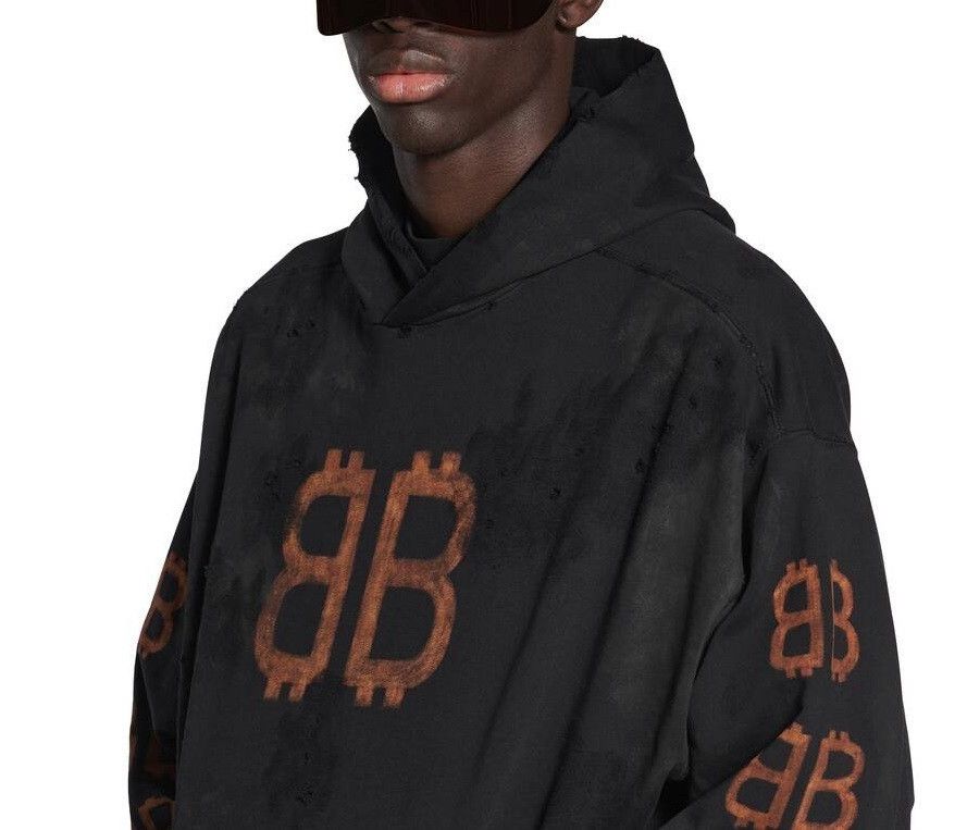 Balenciaga o1srvl11e1025 Crypto Hoodie Medium Fit in Black Size US M / EU 48-50 / 2 - 6 Thumbnail