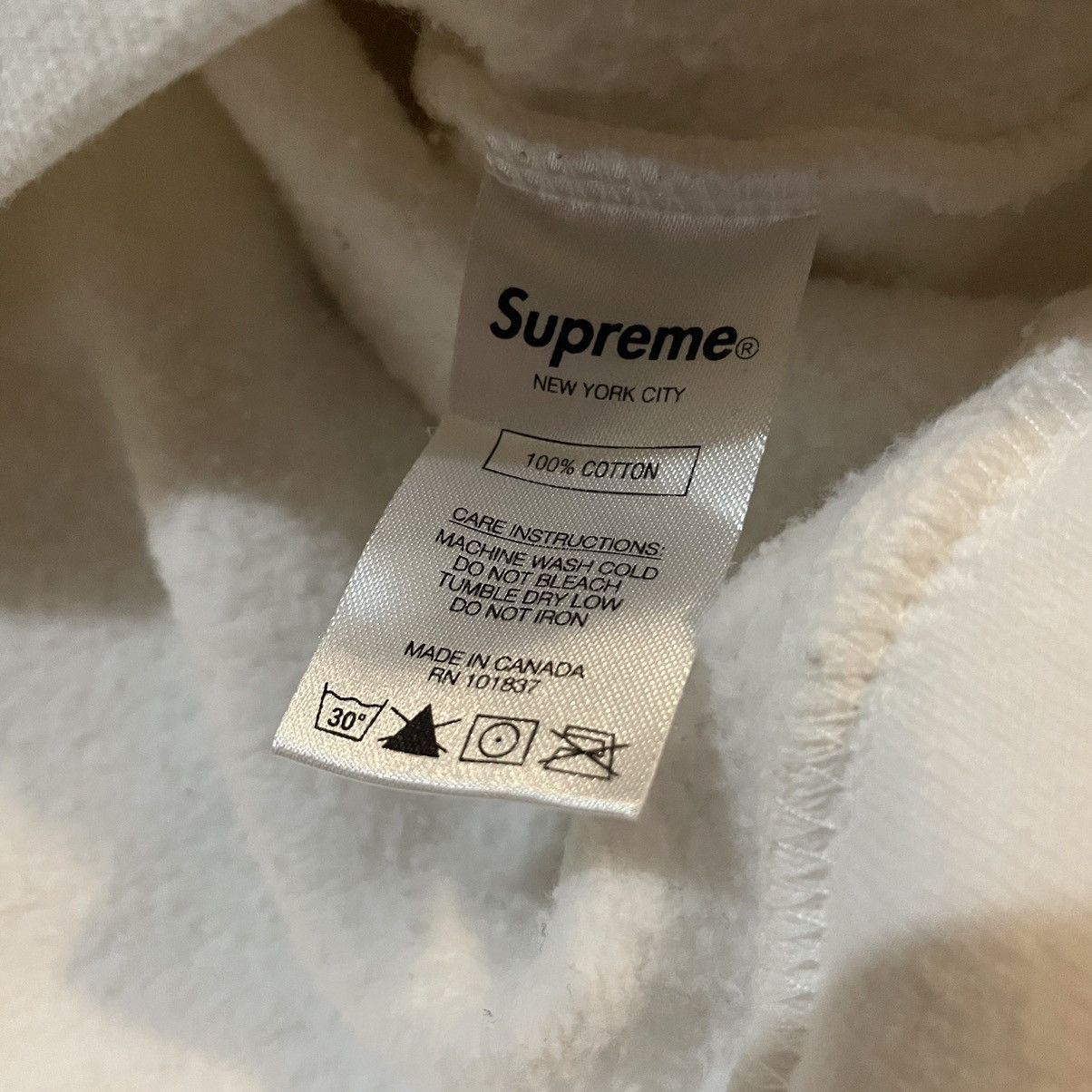 Supreme Supreme 2019 Embroidered Logo Hooded Sweatshirt Size L White Size US L / EU 52-54 / 3 - 11 Thumbnail