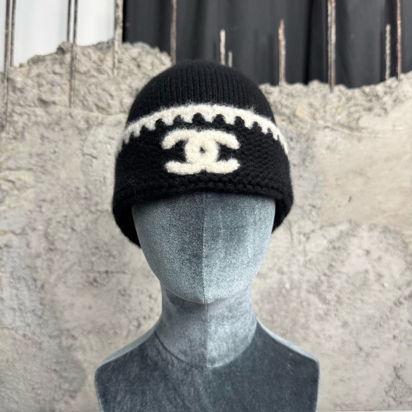 Chanel Chanel Beanie Size ONE SIZE - 1 Thumbnail