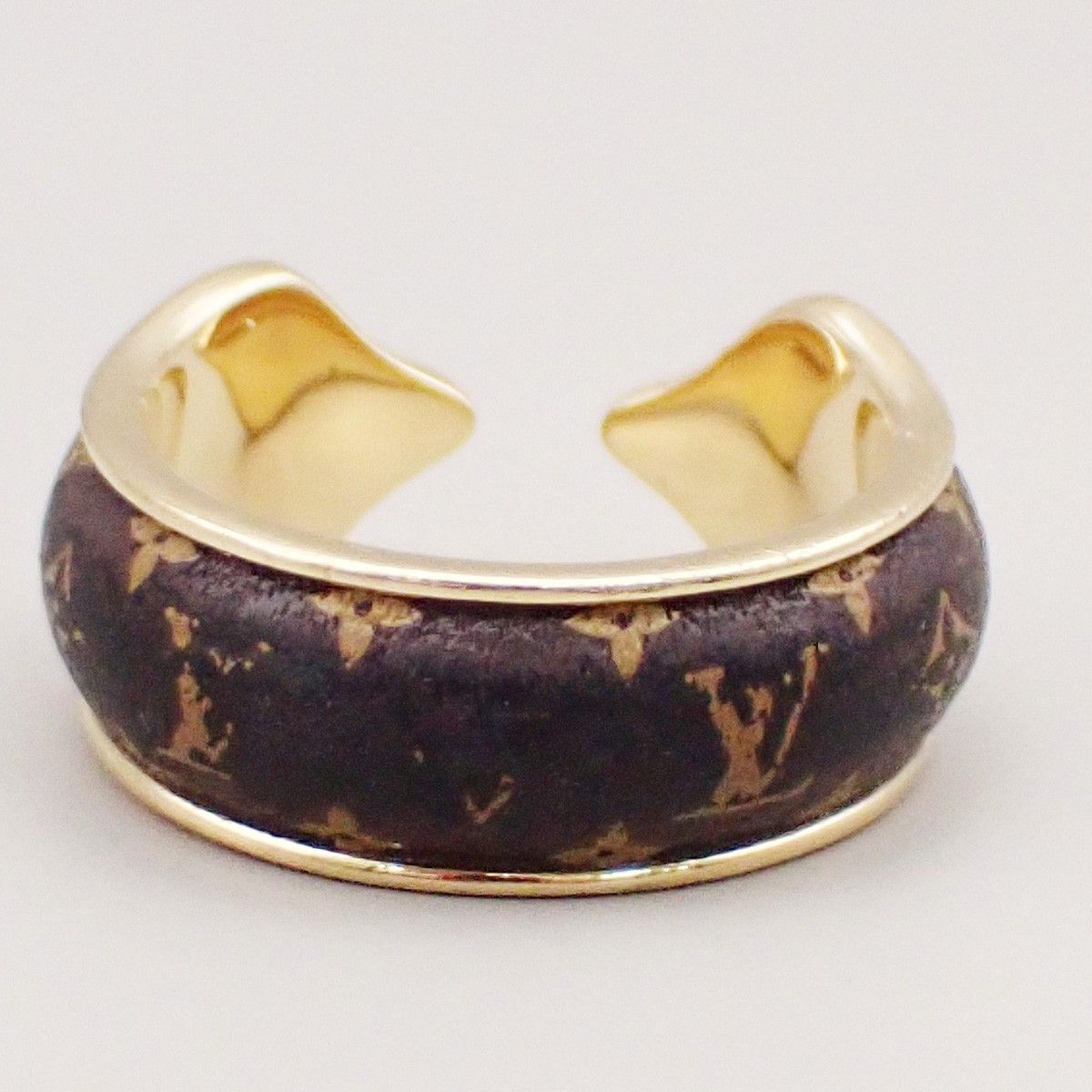 Louis Vuitton Louis Vuitton Berg Sweet Monogram Ring Metal with Enamel Size ONE SIZE - 1 Thumbnail