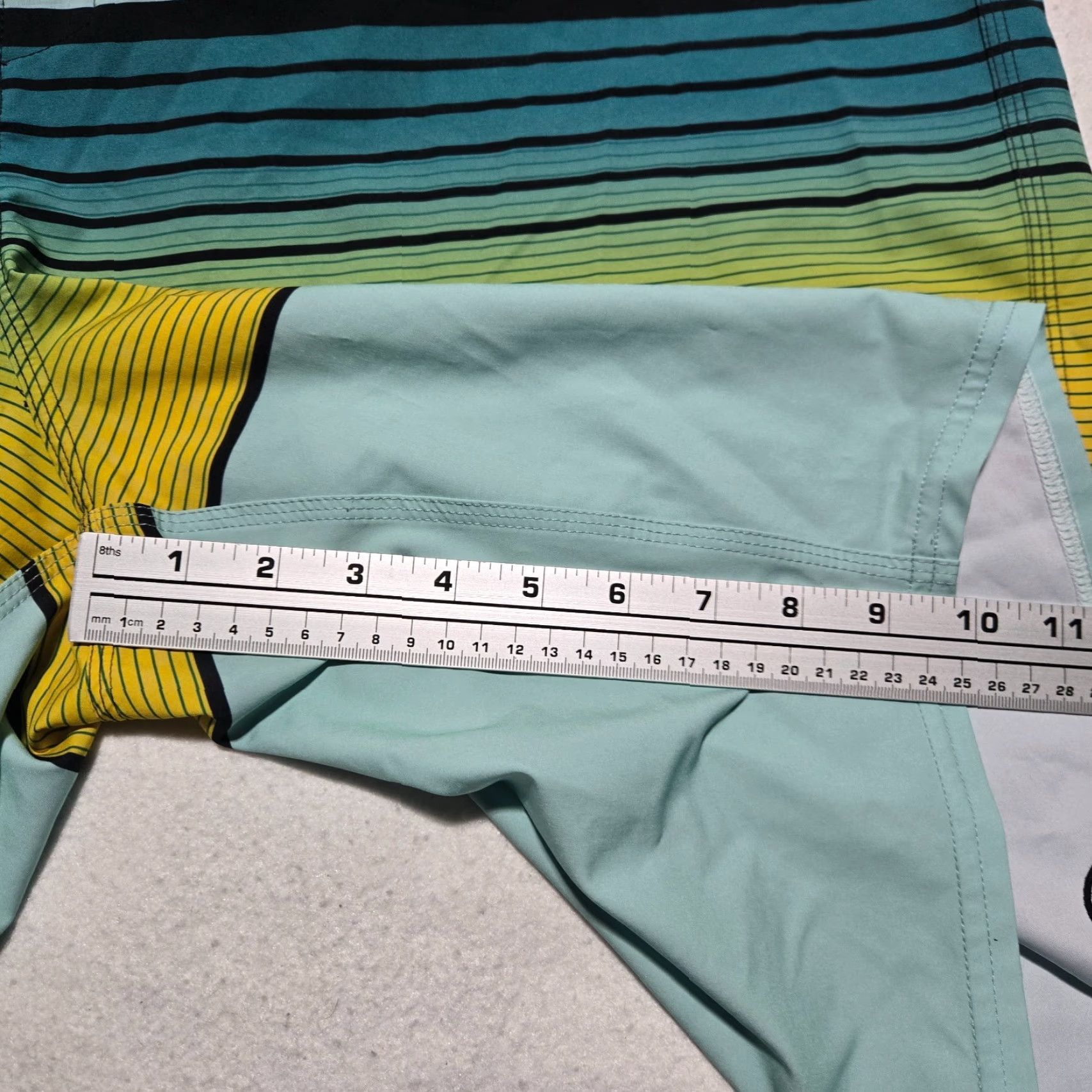 O'Neill O’Neill Swim Trunks Surf Shorts Men 42 Stripe Multicolor Board Shorts Pockets Drawstring Beach 90s (if applicable) Mens Size US 42 / EU 58 - 5 Thumbnail