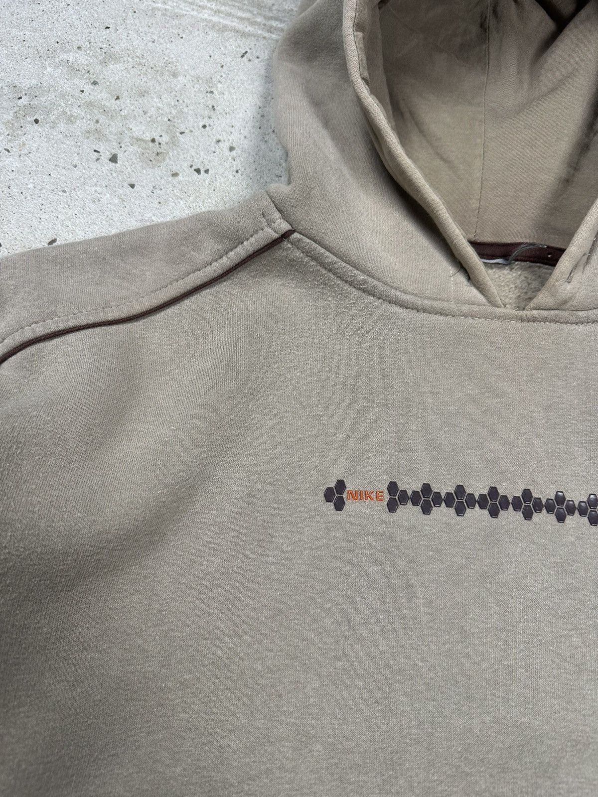 Nike Vintage Y2K Nike Beige Boxy Fit Hoodie Swoosh Print Size US M / EU 48-50 / 2 - 6 Thumbnail