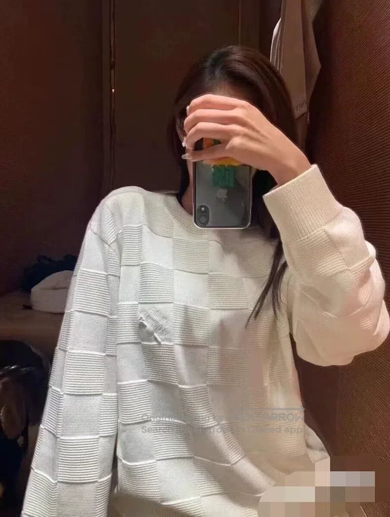 Louis Vuitton Louis Vuitton White pin checkerboard sweater Size US L / EU 52-54 / 3 - 1 Thumbnail