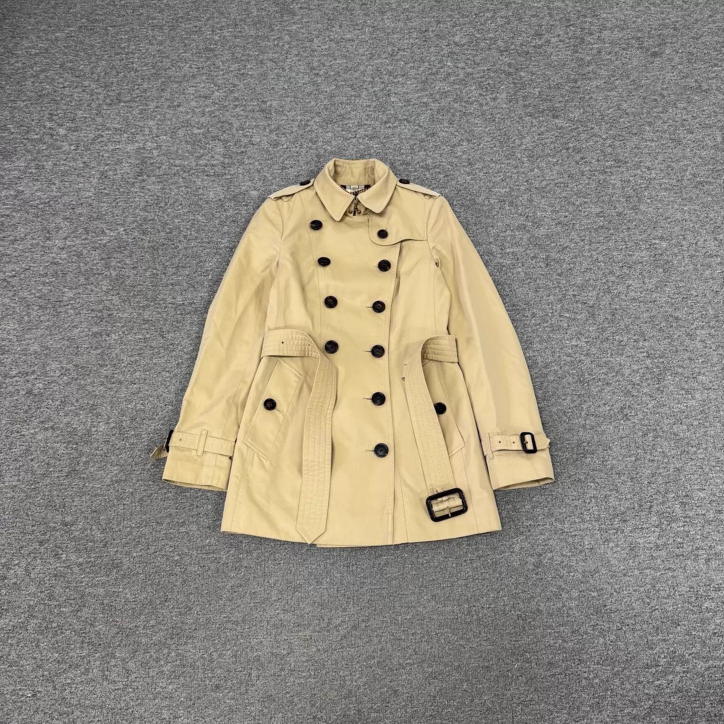 Burberry Burberry Sandringham Double Breasted Belted Trench UK4 99 Size XS / US 0-2 / IT 36-38 - 1 Thumbnail