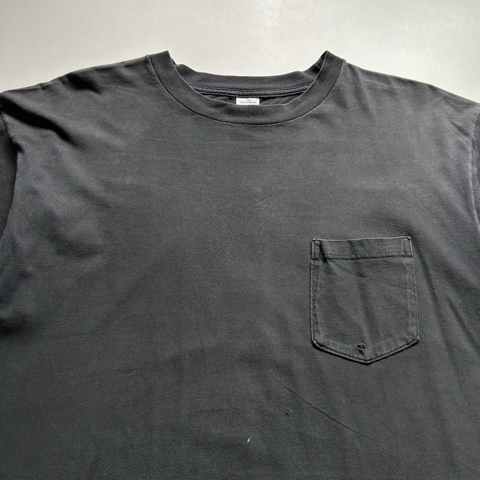 Vintage Vintage Sun Faded Black Pocket T-Shirt Large 90s Cotton USA Size US L / EU 52-54 / 3 - 2 Thumbnail