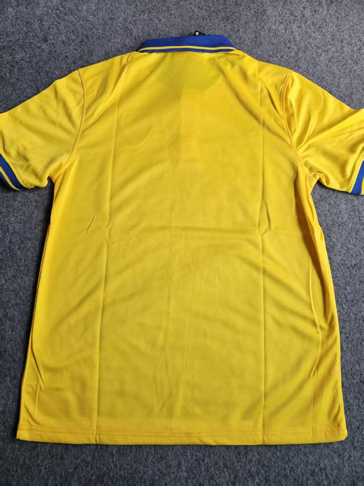 Other 2013 14 Arsenal Jersey Yellow S Size US S / EU 44-46 / 1 - 3 Thumbnail