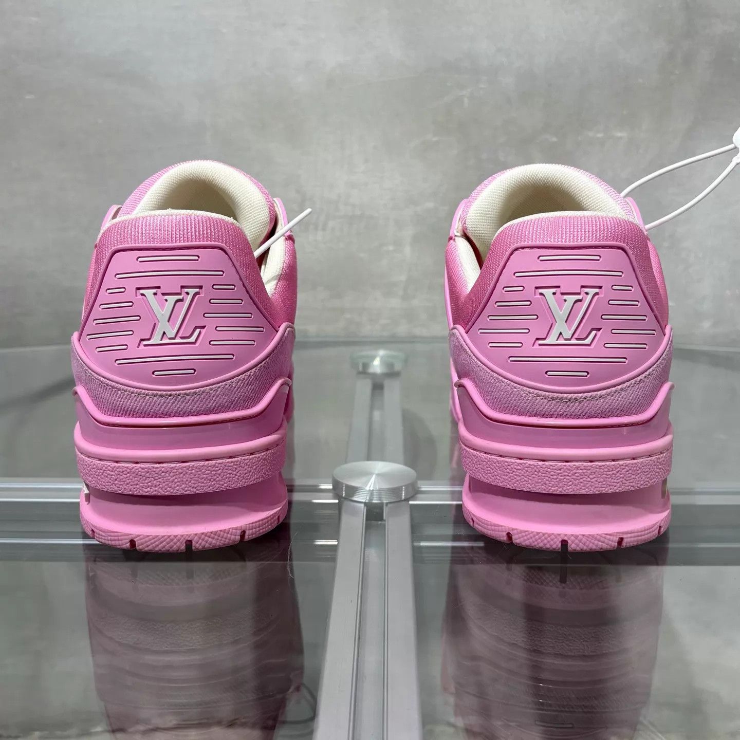 Louis Vuitton LV Trainer Pink Denim 40 New Size US 9.5 / IT 39.5 - 6 Thumbnail