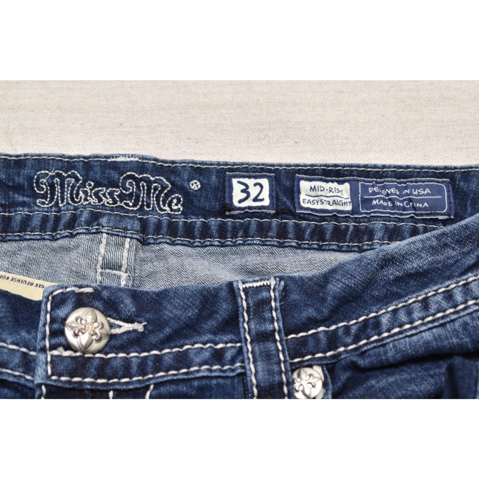 Miss Me Miss Me Women's Jeans Size 32 Dark Wash Rhinestone Mid Rise Easy Straight Leg 5-Pocket Denim Blue Shirt/Bottoms Size 24" / US 00 / IT 34 - 5 Thumbnail