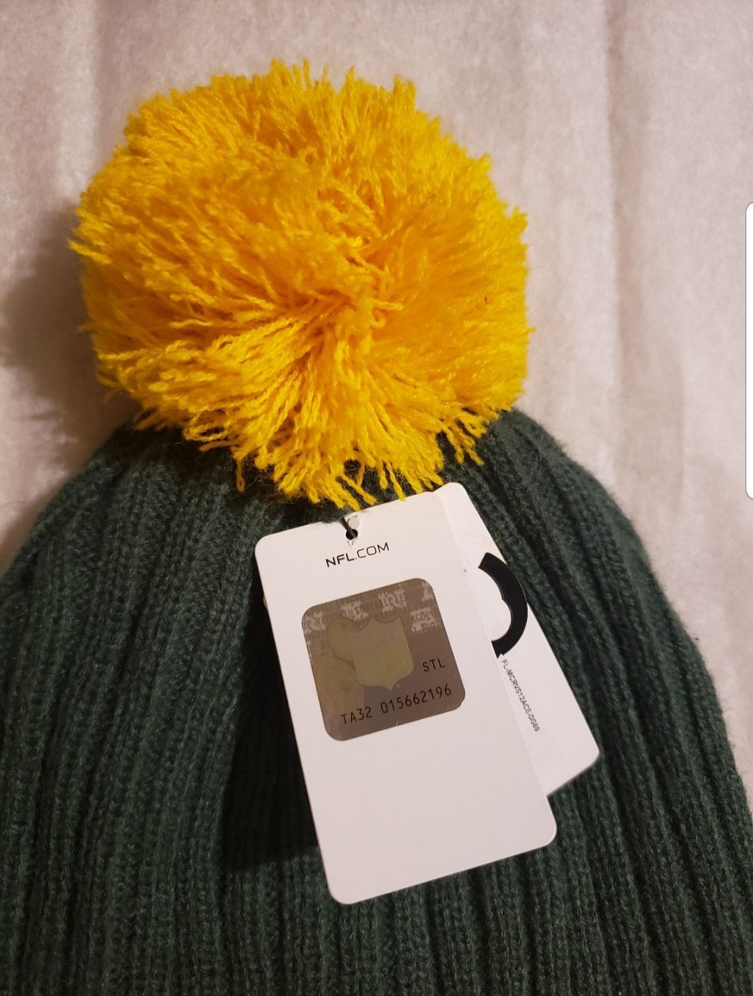 Other NFL Green Bay Packers Vintage Logo Cuffed Pom Knit Hat Size ONE SIZE - 4 Thumbnail
