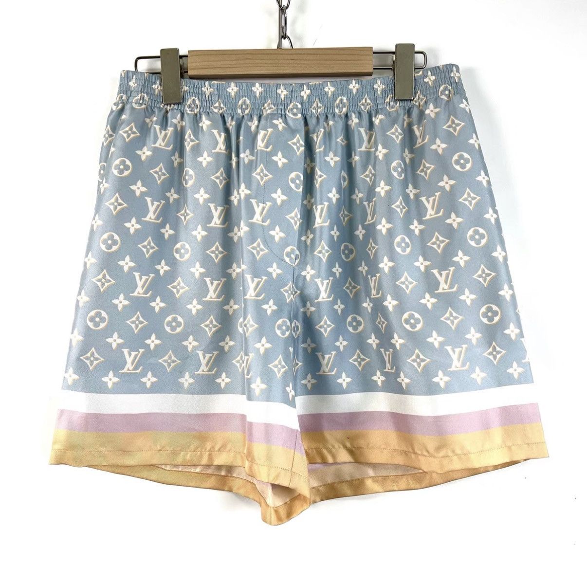 Louis Vuitton Louis Vuitton striped elastic straight casual shorts,K12 Size 26" / US 2 / IT 38 - 1 Thumbnail
