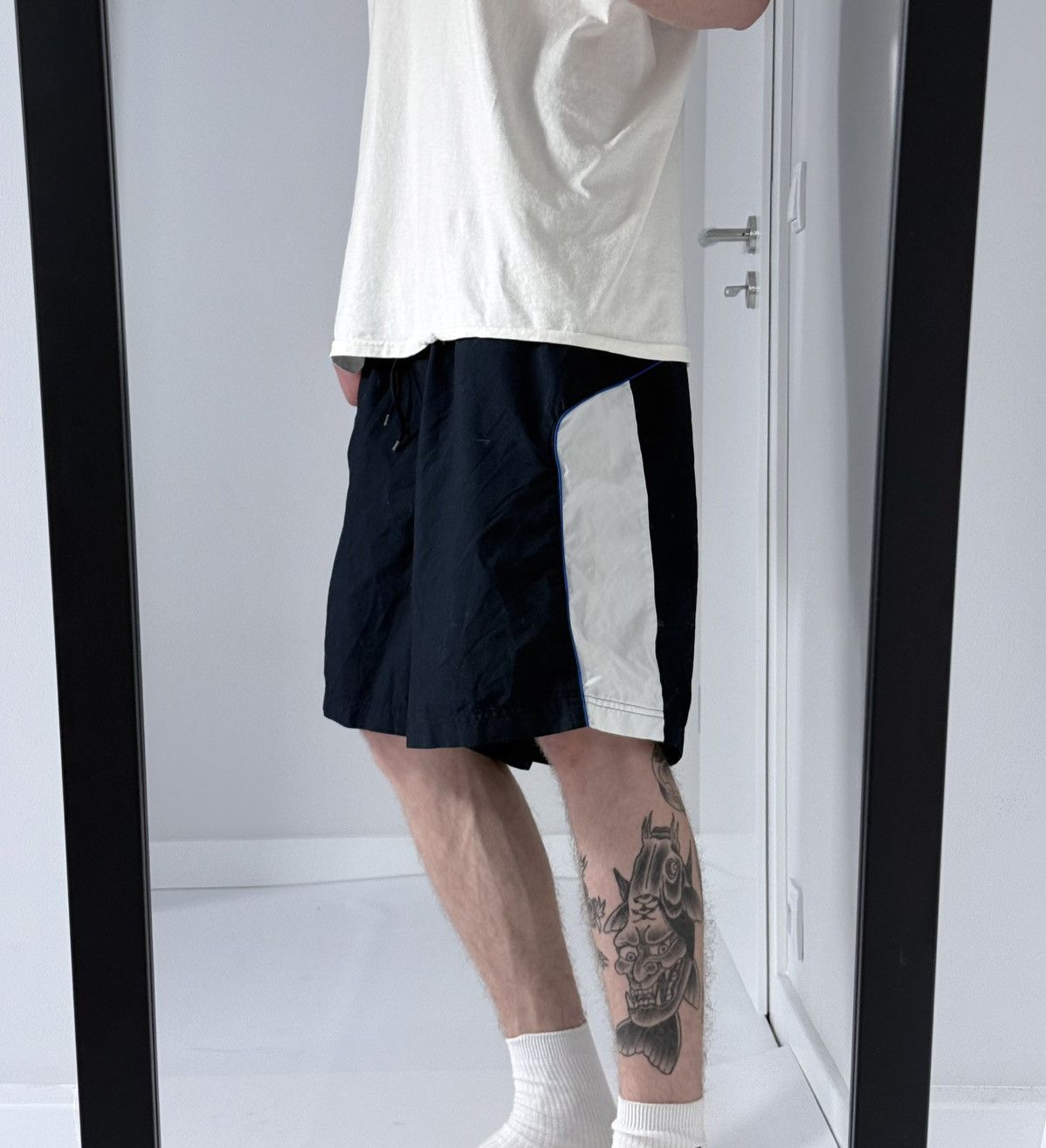 Nike Vintage Nike y2k streetwear nylon track shorts Size US 32 / EU 48 - 6 Thumbnail