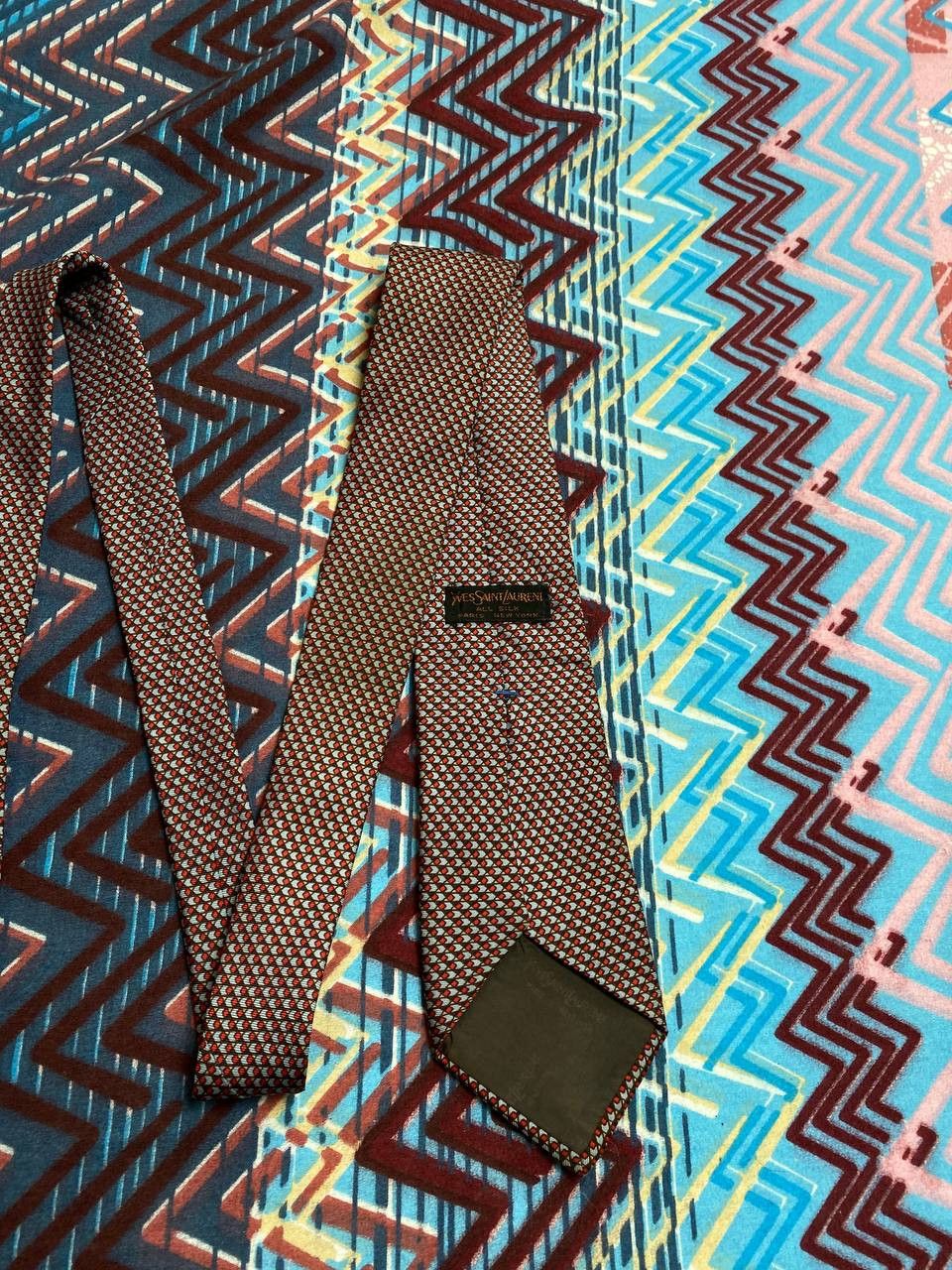 Yves Saint Laurent YVES SAINT LAUREN Tie Pointed Print Casual Clasic Size ONE SIZE - 7 Thumbnail