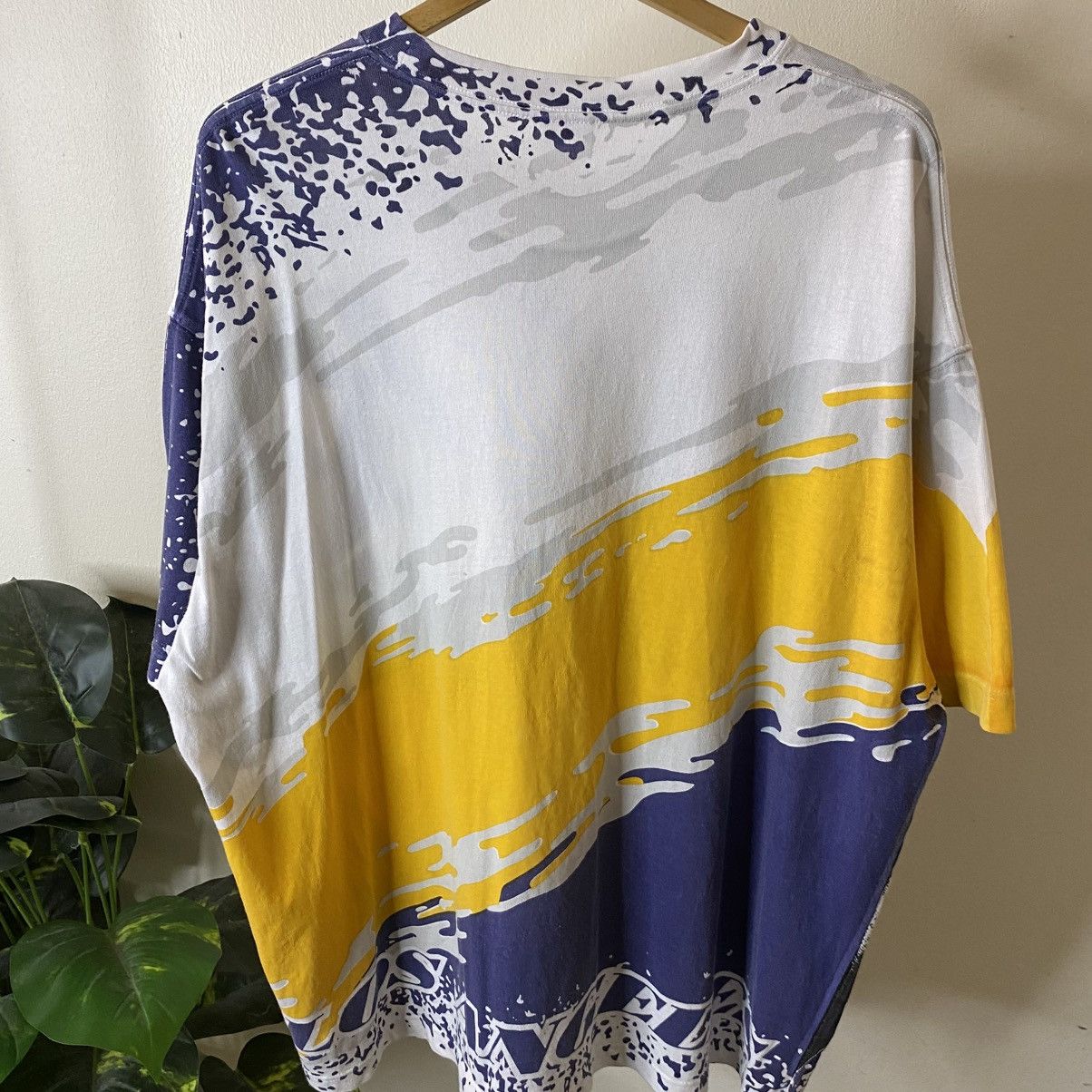 NBA Vintage 2000s LA Lakers AllOverPrint Changes Style Tshirt Size US XXL / EU 58 / 5 - 7 Thumbnail