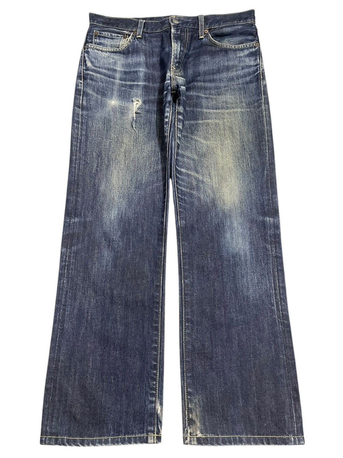 Uniqlo Vintage Japanese Uniqlo Blue Faded Wash Style Loose Jeans Size US 34 / EU 50 - 1 Thumbnail