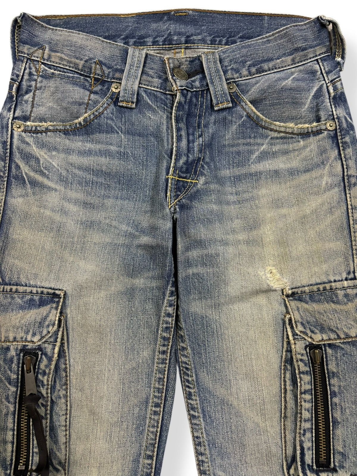 Levi's Vintage Levis 507 Cracked Wash Flare Distressed Cargo Jeans Size US 29 - 3 Thumbnail