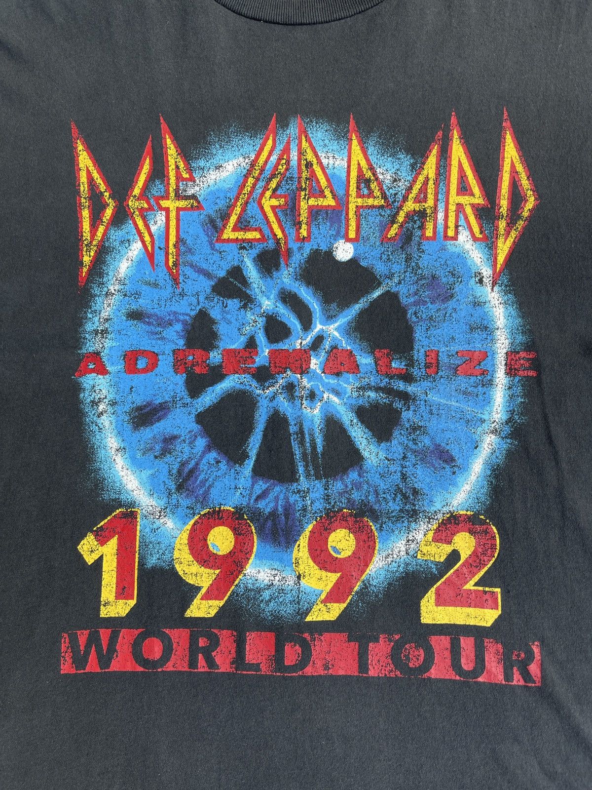 Band Tees Last Drop🔥Rare🔥Vintage Def Leppard Adrenalize Tour T Shirt Size US L / EU 52-54 / 3 - 5 Thumbnail