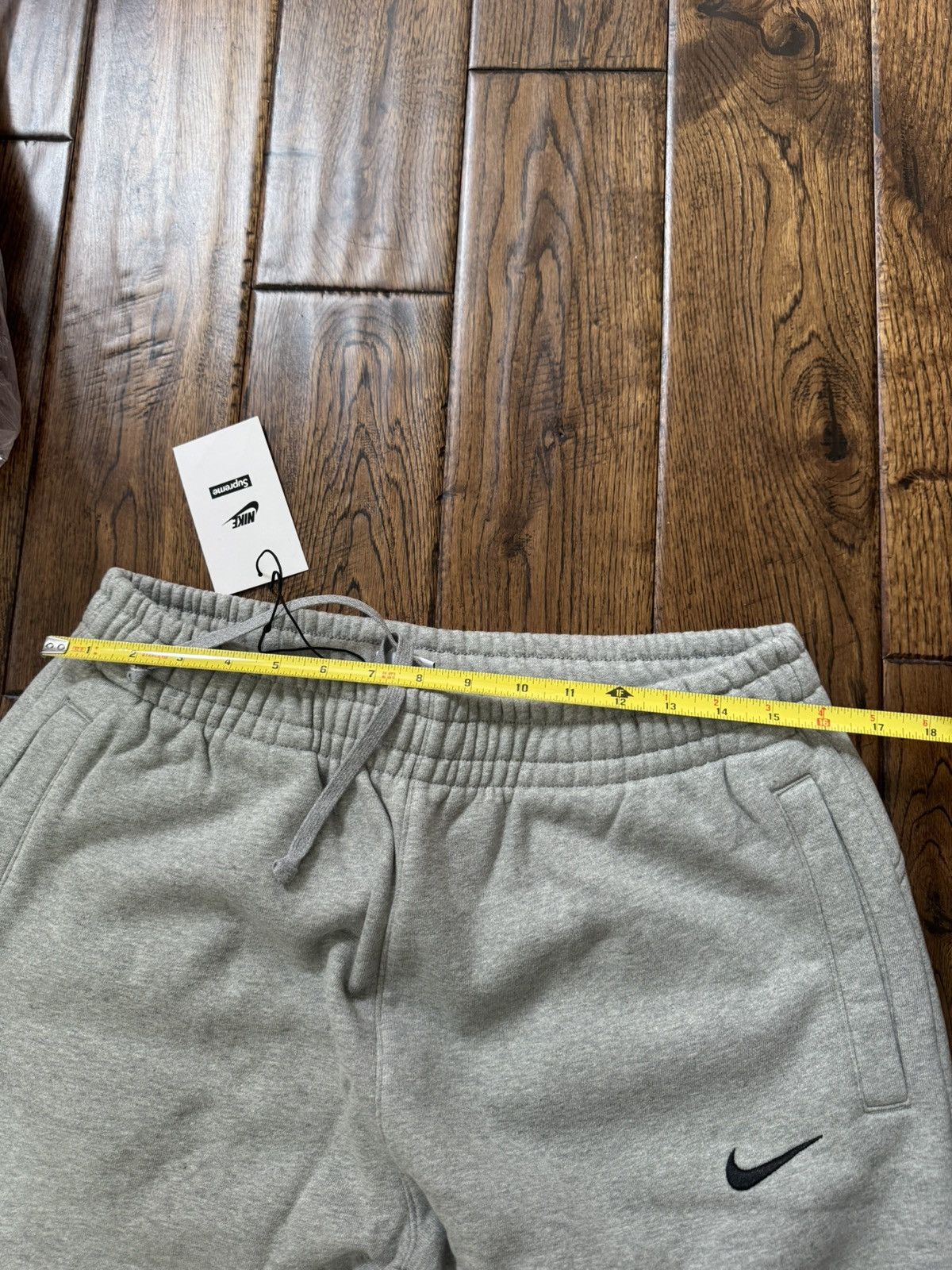 Nike × Supreme Supreme Nike Baggy Sweatpants Grey (S) Size US 30 / EU 46 - 3 Thumbnail