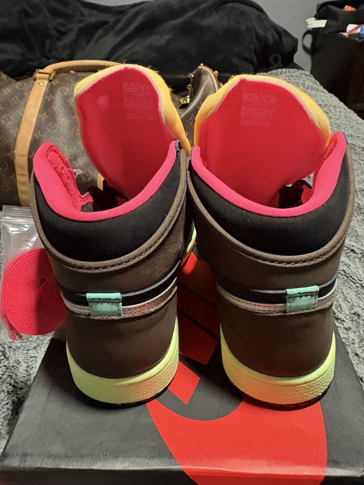 Jordan Brand Jordan 1 High “Tokyo Bio Hack” Size 7.5 Size US 7.5 / EU 40-41 - 5 Thumbnail