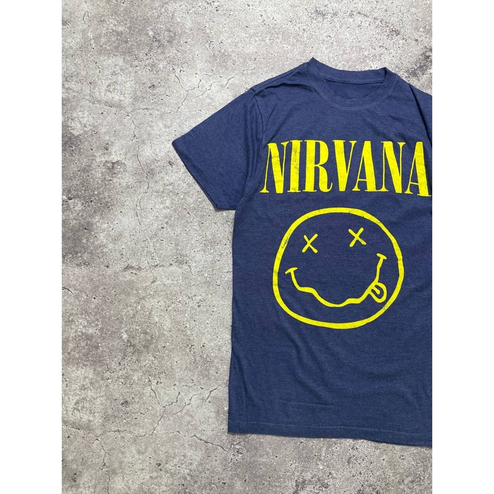 Nirvana Vintage Nirvana Smiley Face T-Shirt Blue Yellow Size S Size US S / EU 44-46 / 1 - 2 Thumbnail