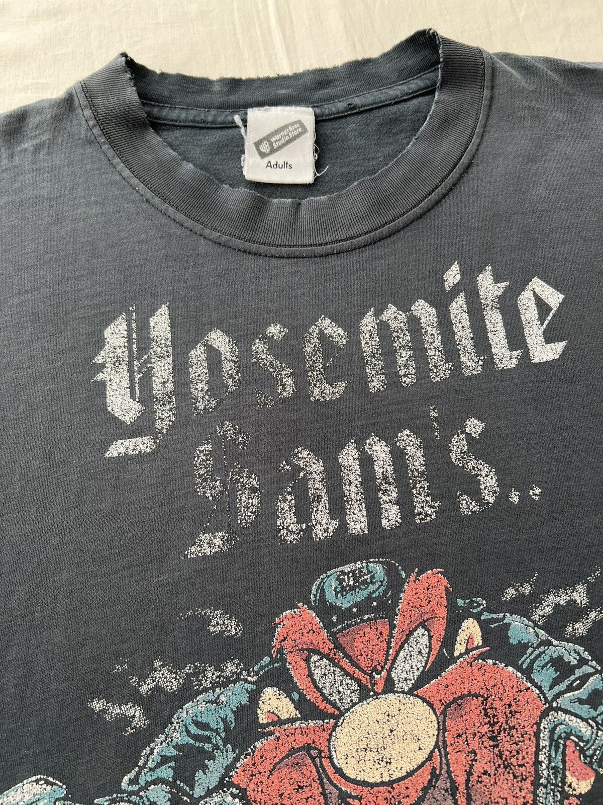 Warner Bros Vintage 1999 Yosemite Sam Biker Looney Tunes Cartoon Tshirt Size US XL / EU 56 / 4 - 4 Thumbnail