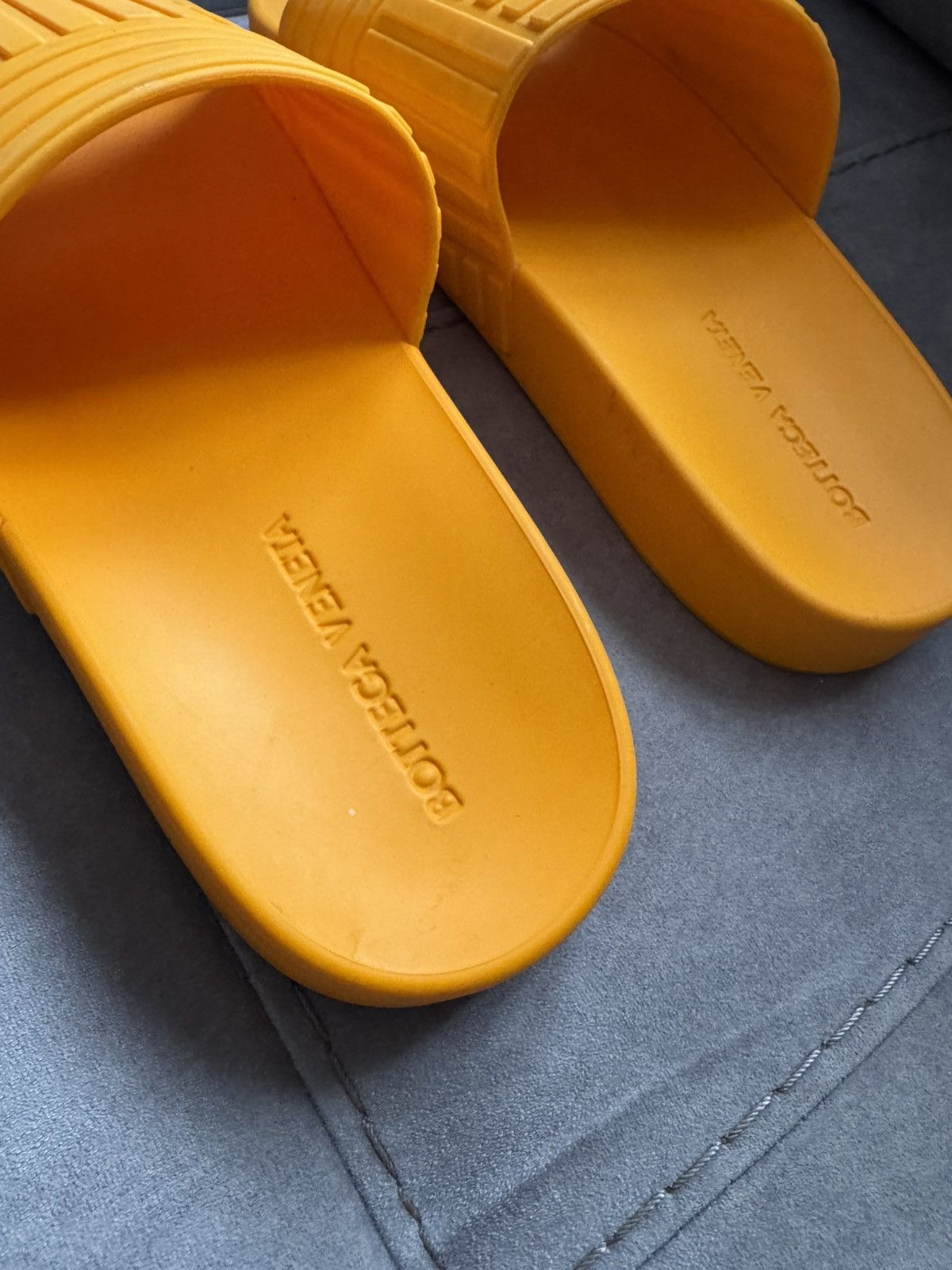 Bottega Veneta BOTTEGA VENETA sliders see photos with tape measurements fit Size US 9 / EU 42 - 3 Thumbnail
