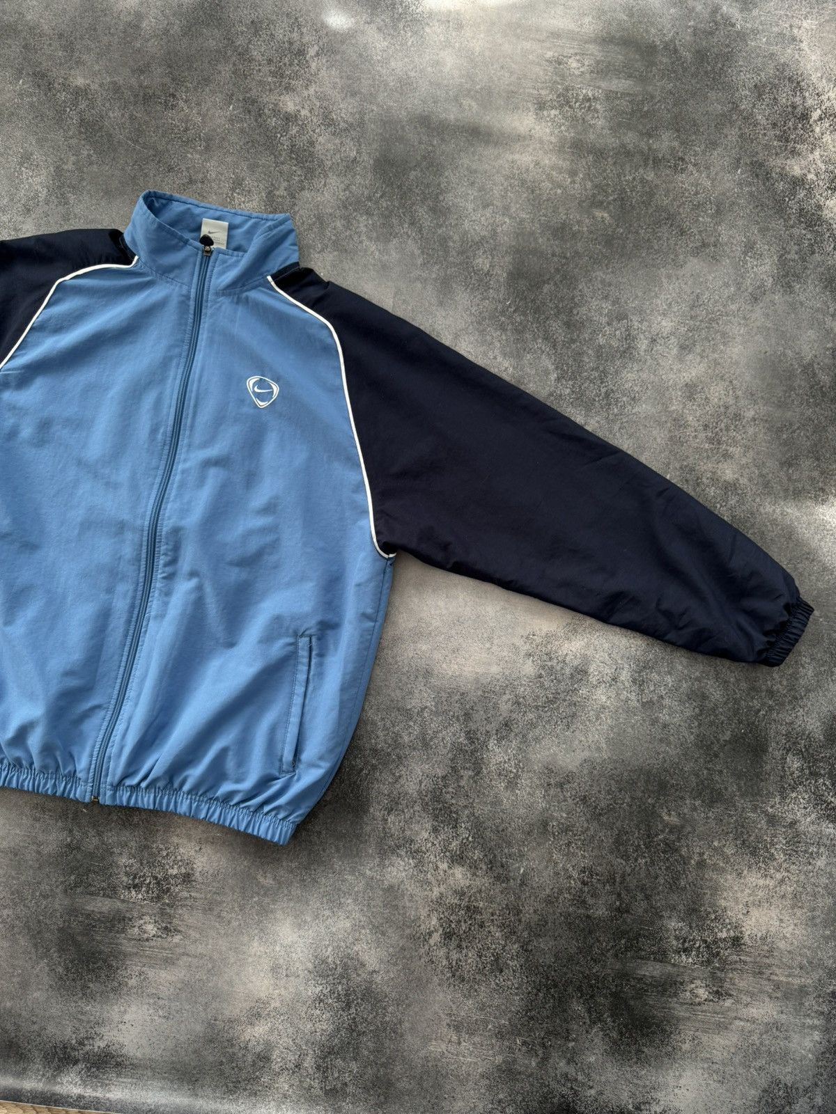 Nike Vintage Nike Track Jacket Swoosh Logo Y2K Drill 90s Size US L / EU 52-54 / 3 - 5 Thumbnail