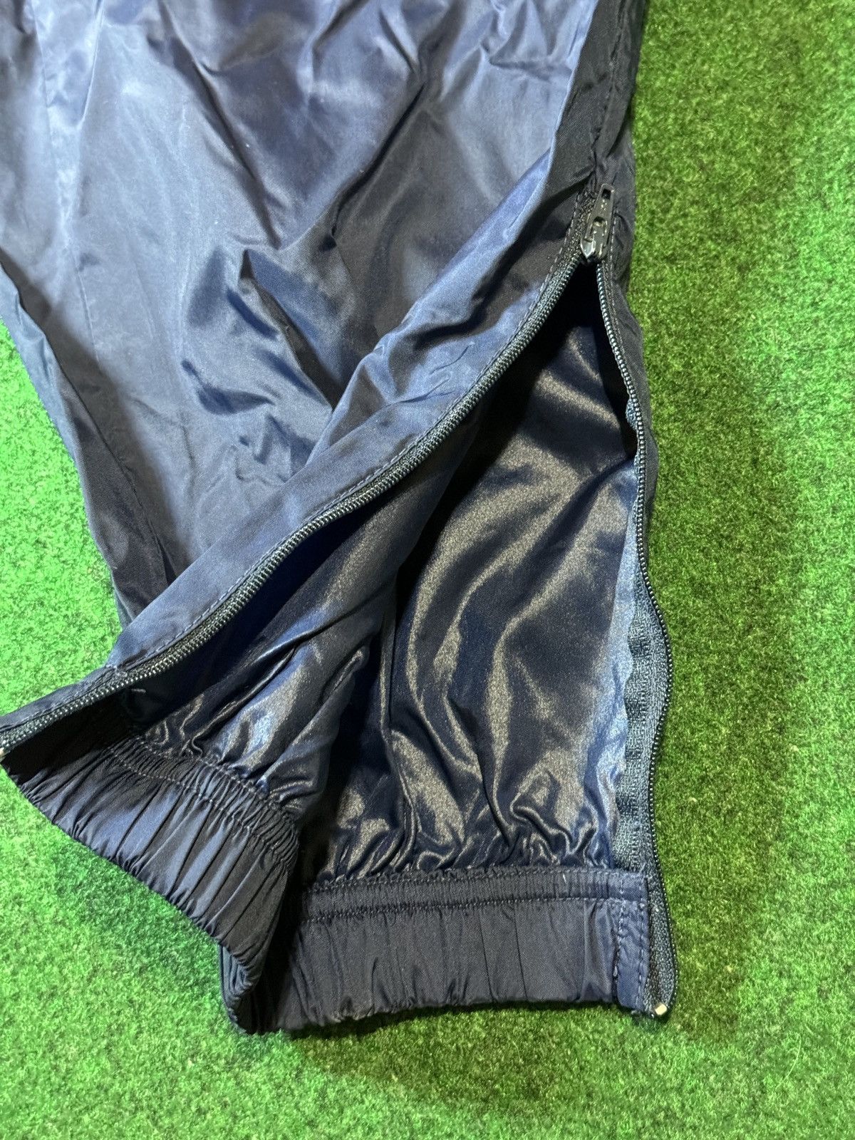 Nike × Vintage Vintage 90s Nike Nylon Blue Joggers Adjustable Waist 26x28 Size US 26 / EU 42 - 5 Thumbnail