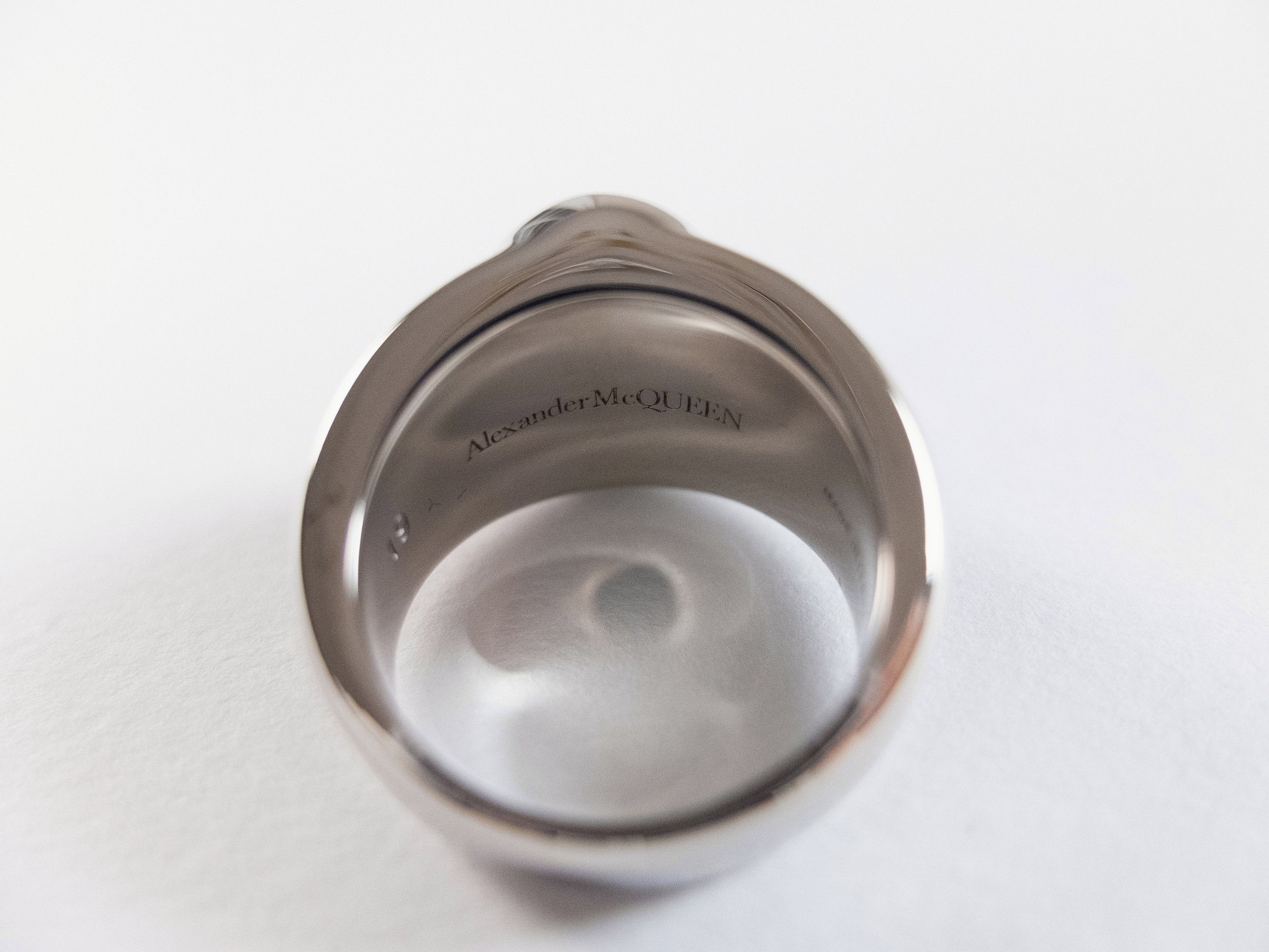 Alexander McQueen ALEXANDER MCQUEEN silver tone brass skull ring 9 19 q Size ONE SIZE - 7 Thumbnail