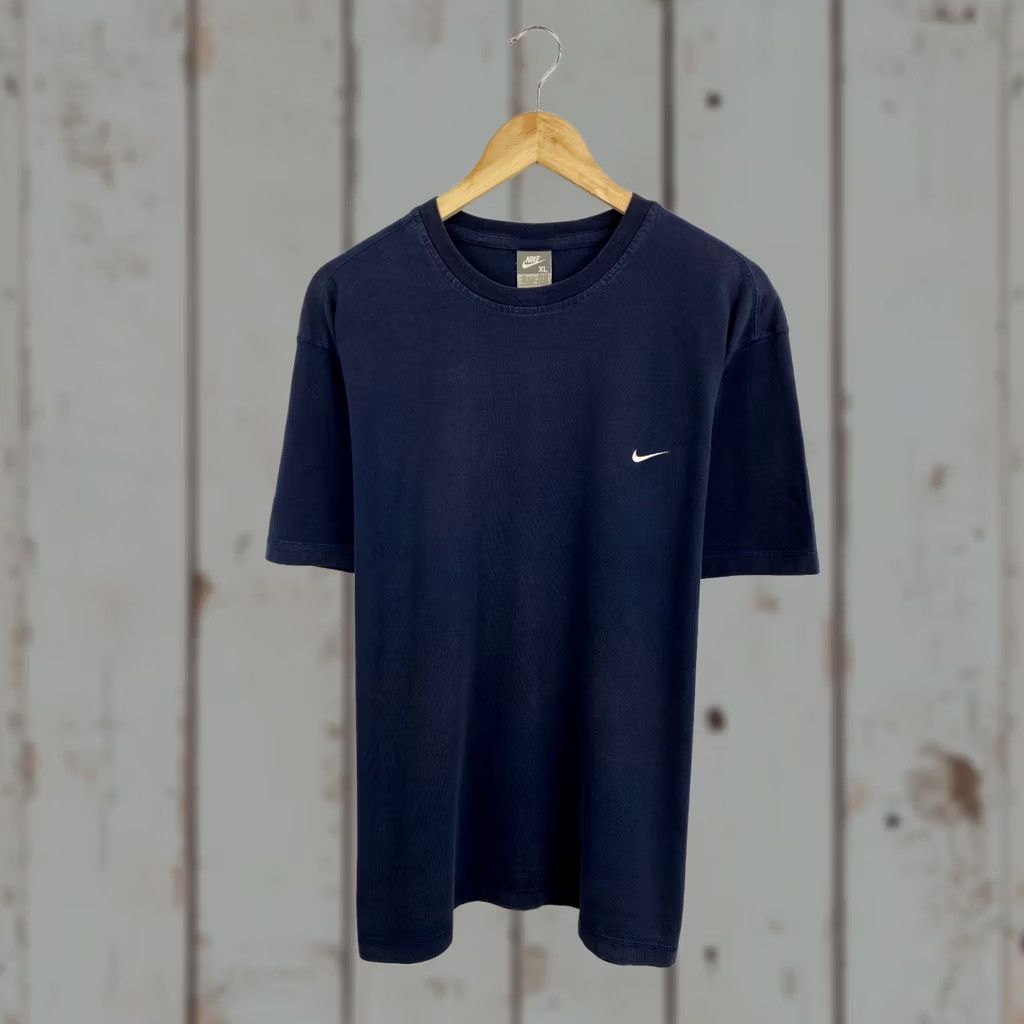 Nike VINTAGE Nike T-Shirt 90s XL Blue Mens Shirt XLT? Size US XL / EU 56 / 4 - 1 Thumbnail