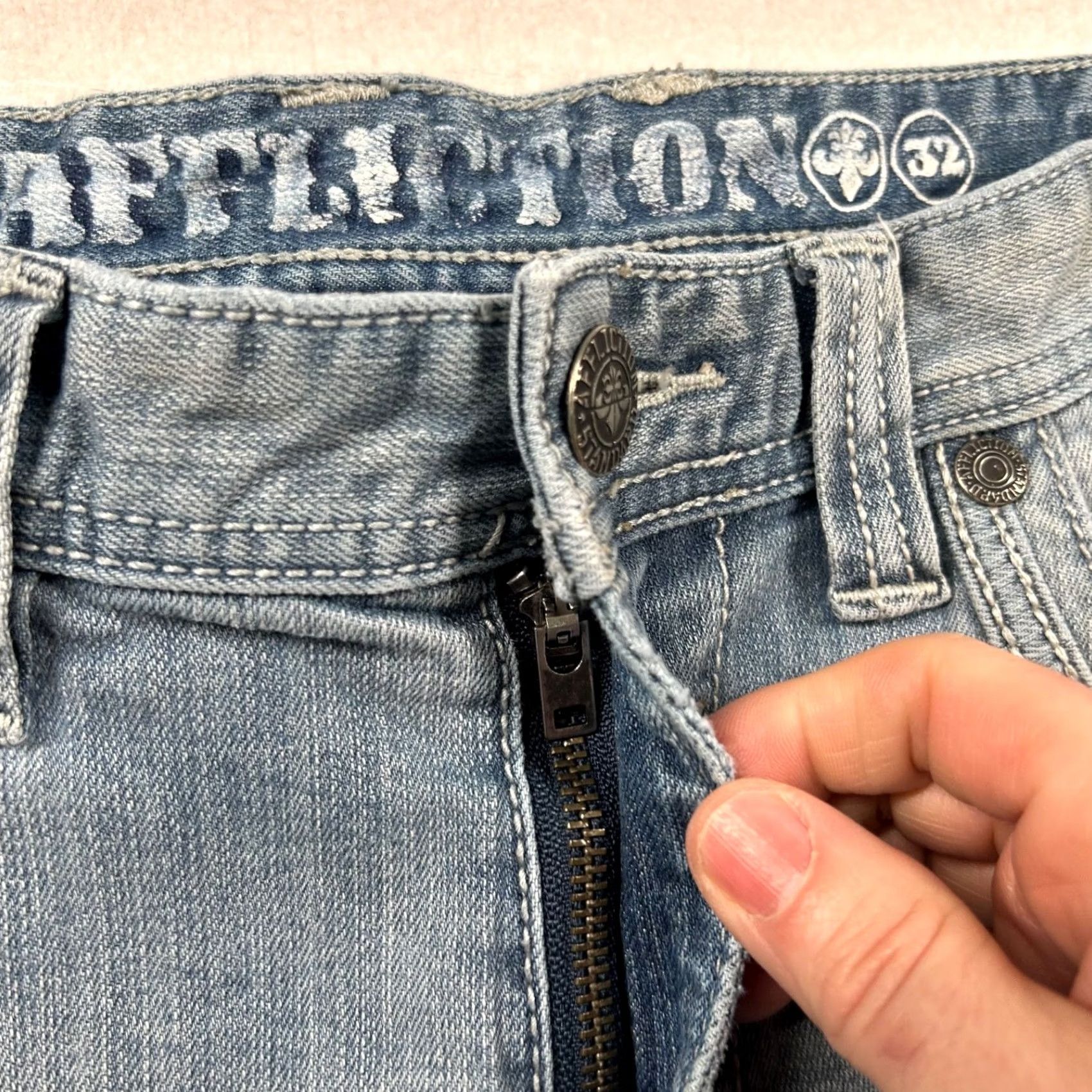 Affliction Affliction Jeans Mens 32x32 Straight Leg Whiskered Light Wash Denim Y2K Wings Size US 32 / EU 48 - 3 Thumbnail