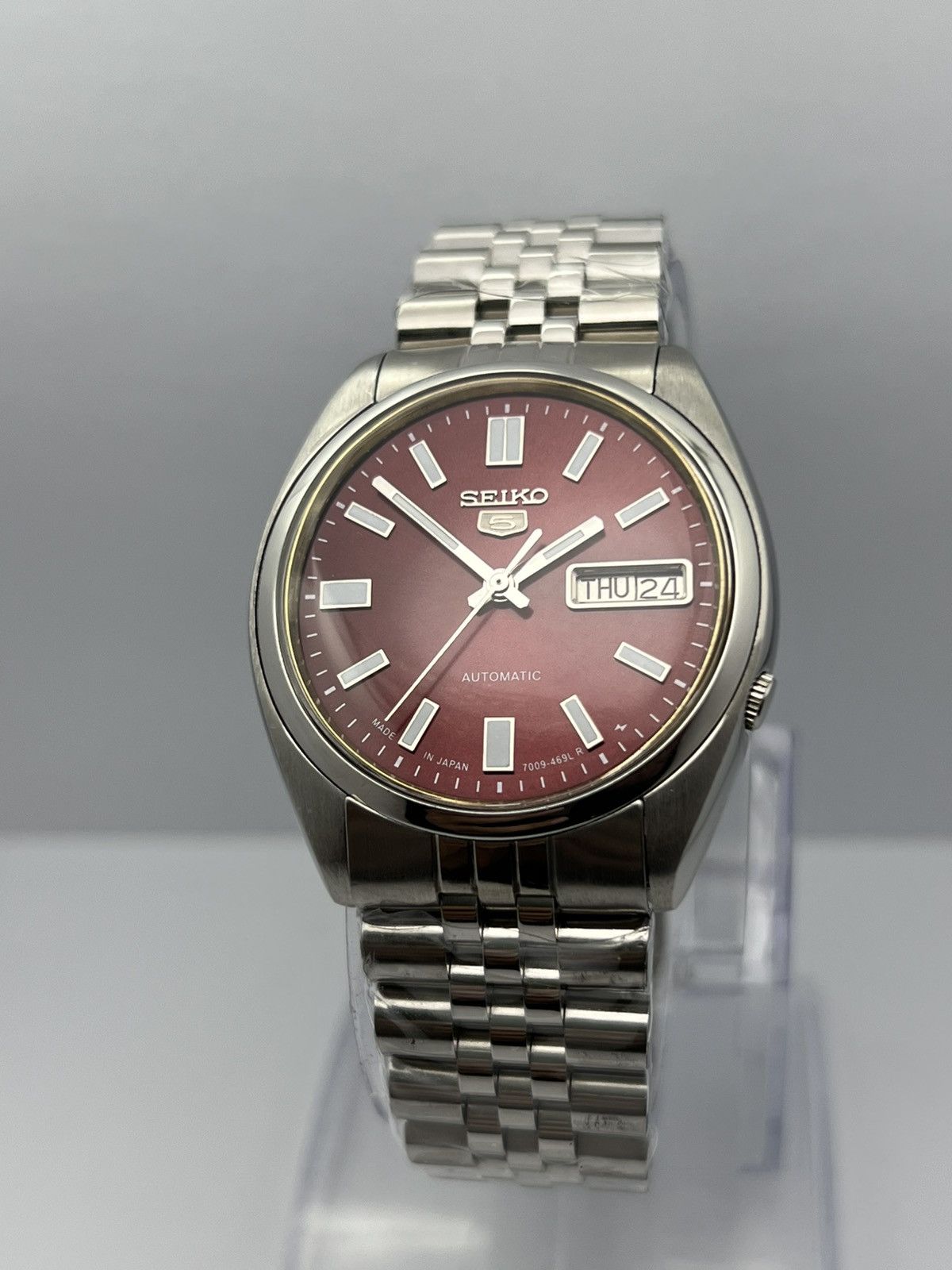 Seiko Seiko 5 Automatic Baton Dial Wrist Watch Day/Date Japan Size 36 - 12 Thumbnail