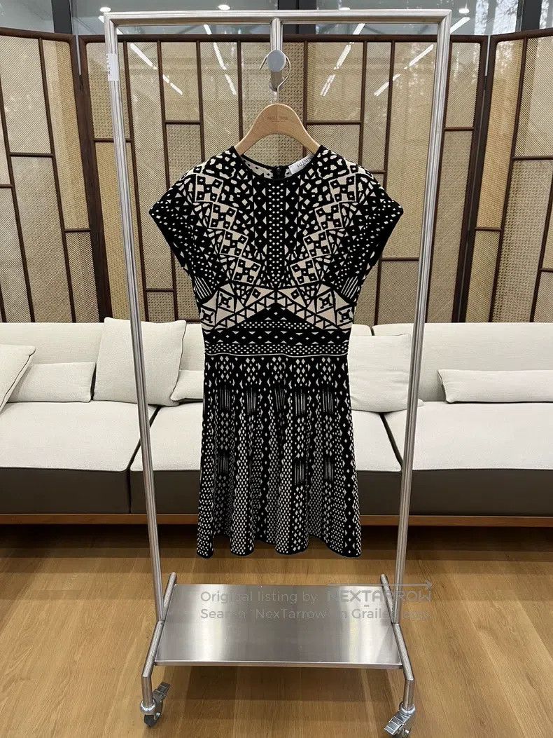 Valentino Valentino knitted dresses Size M / US 6-8 / IT 42-44 - 2 Thumbnail