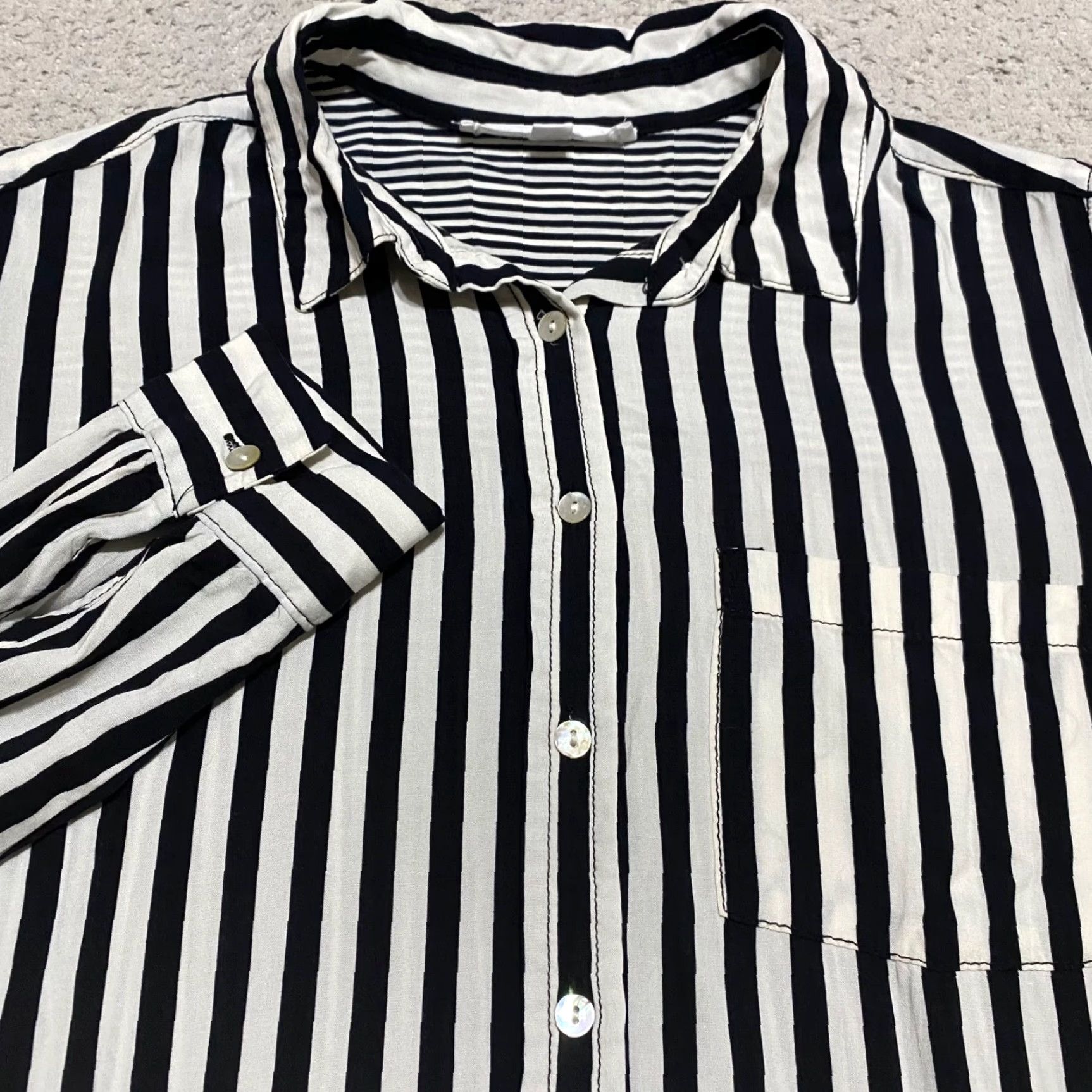 Vintage Jane and Delancey Womens Shirt Small Black Striped Long Sleeve Button-Up Rayon Size S / US 4 / IT 40 - 5 Thumbnail
