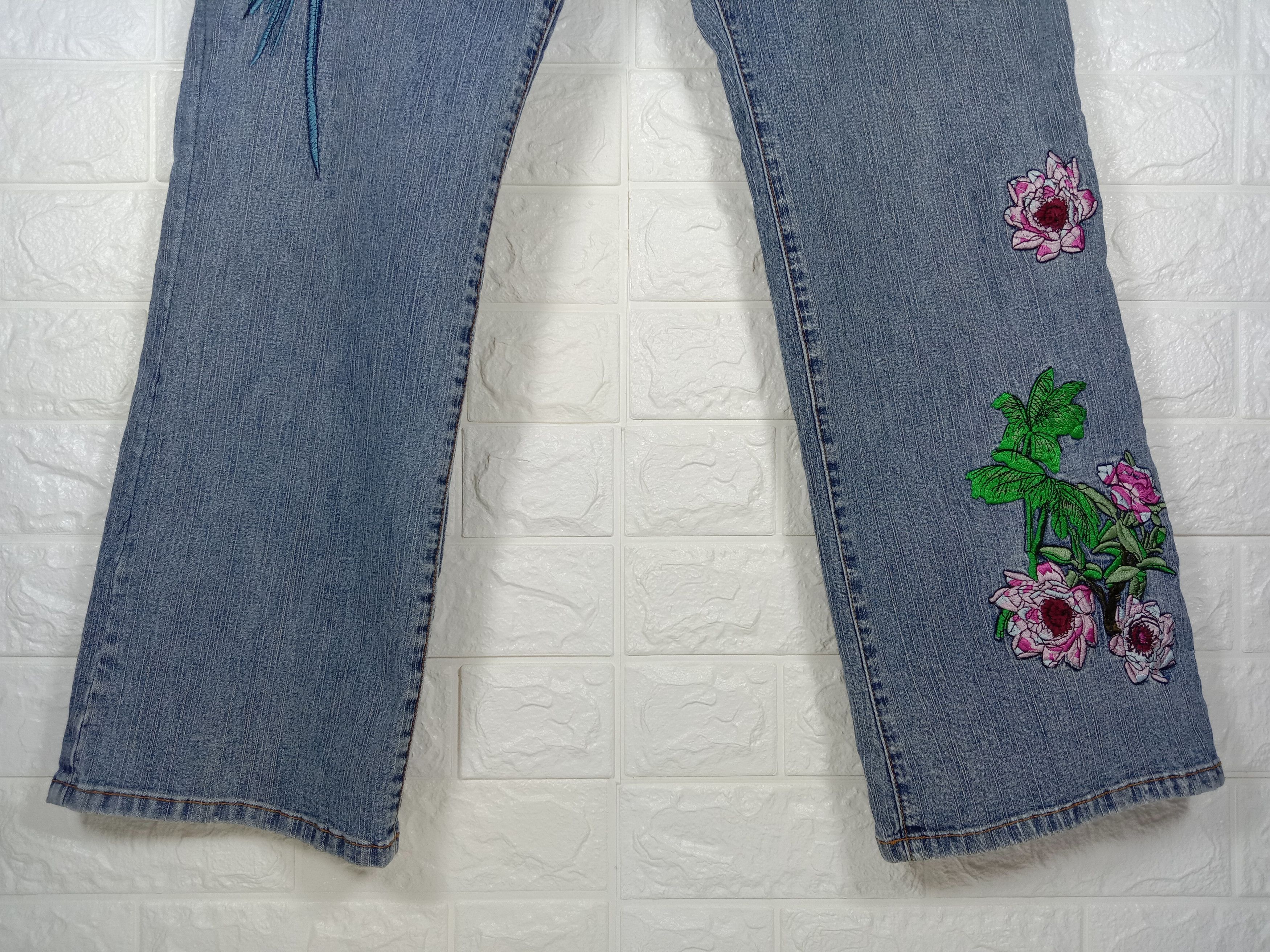 Beauty Beast Vintage Denim 24/7 Embroidered Flare Jeans Size 33" - 4 Thumbnail