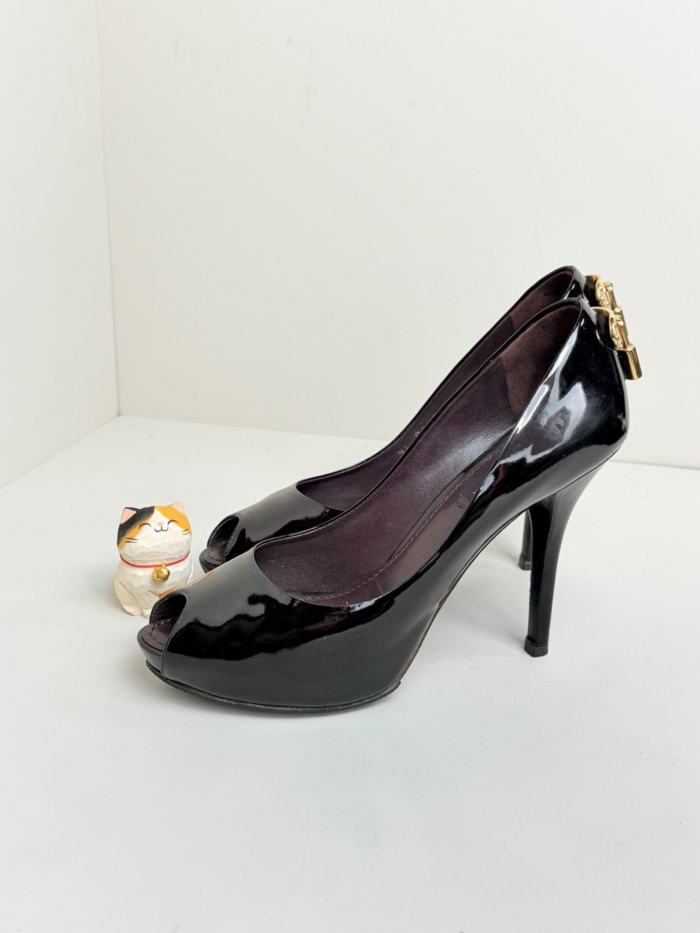 Louis Vuitton Louis Vuitton Patent Purple Lowtop Sneakers us_5-5 Women Size US 5.5 / IT 35.5 - 1 Thumbnail