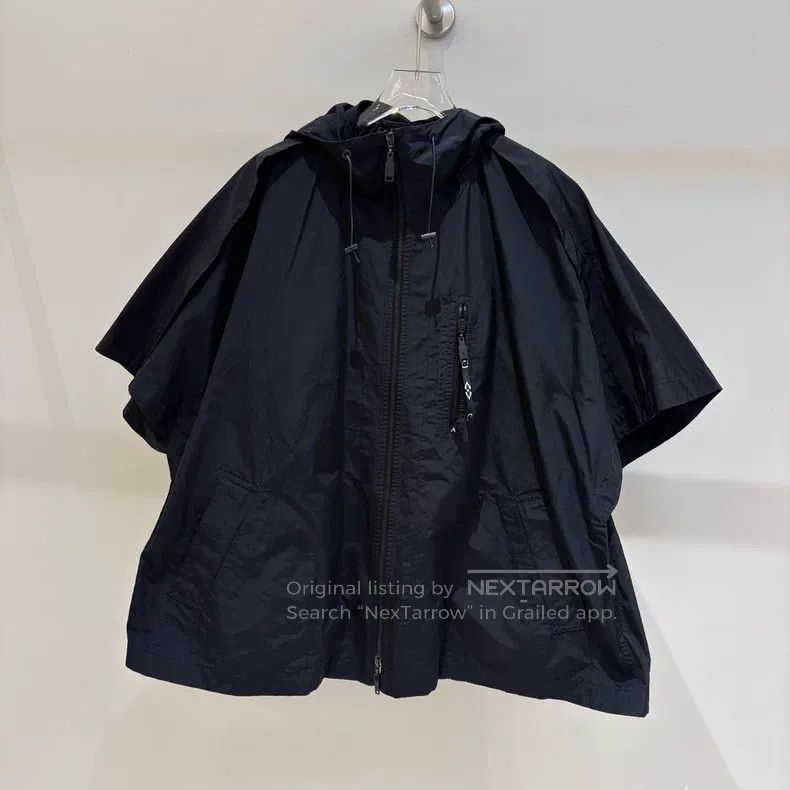 Louis Vuitton Louis Vuitton Black Hooded Cape Jacket Size XS / US 0-2 / IT 36-38 - 1 Thumbnail