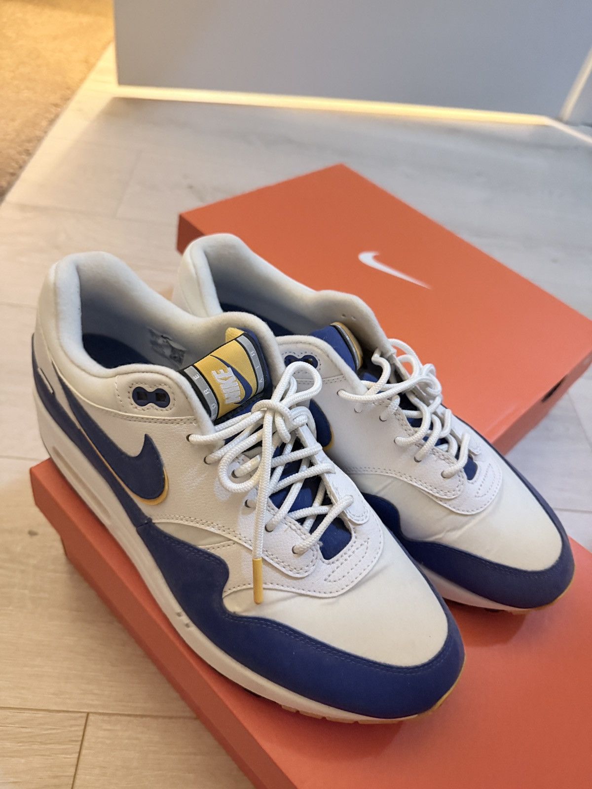 Nike Nike Air Max 1 SE Windbreaker 2019 - 10.5 Size US 10.5 / EU 43-44 - 1 Thumbnail